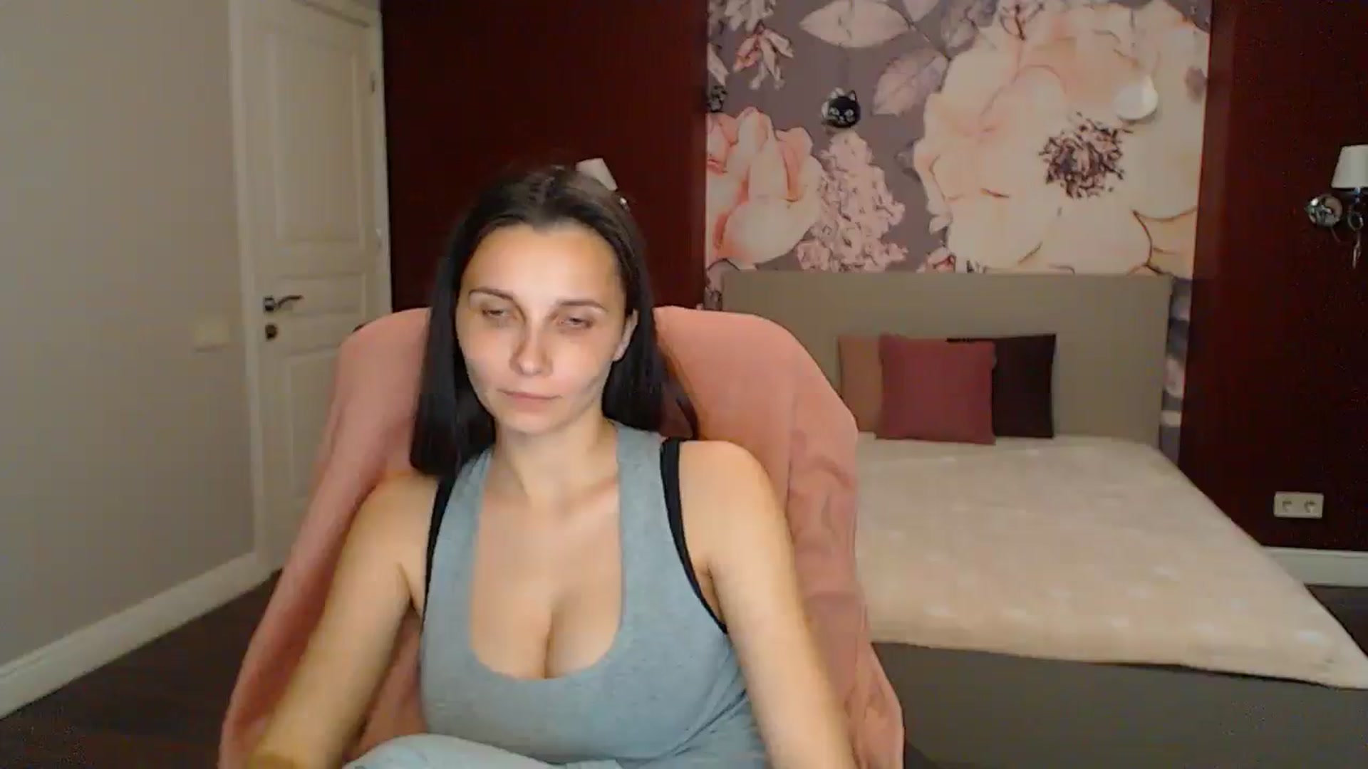 Gallery image thumbnail from Karina_Mils's myfreecams stream on, 05/10/2025, 19:54 image 19 of 20