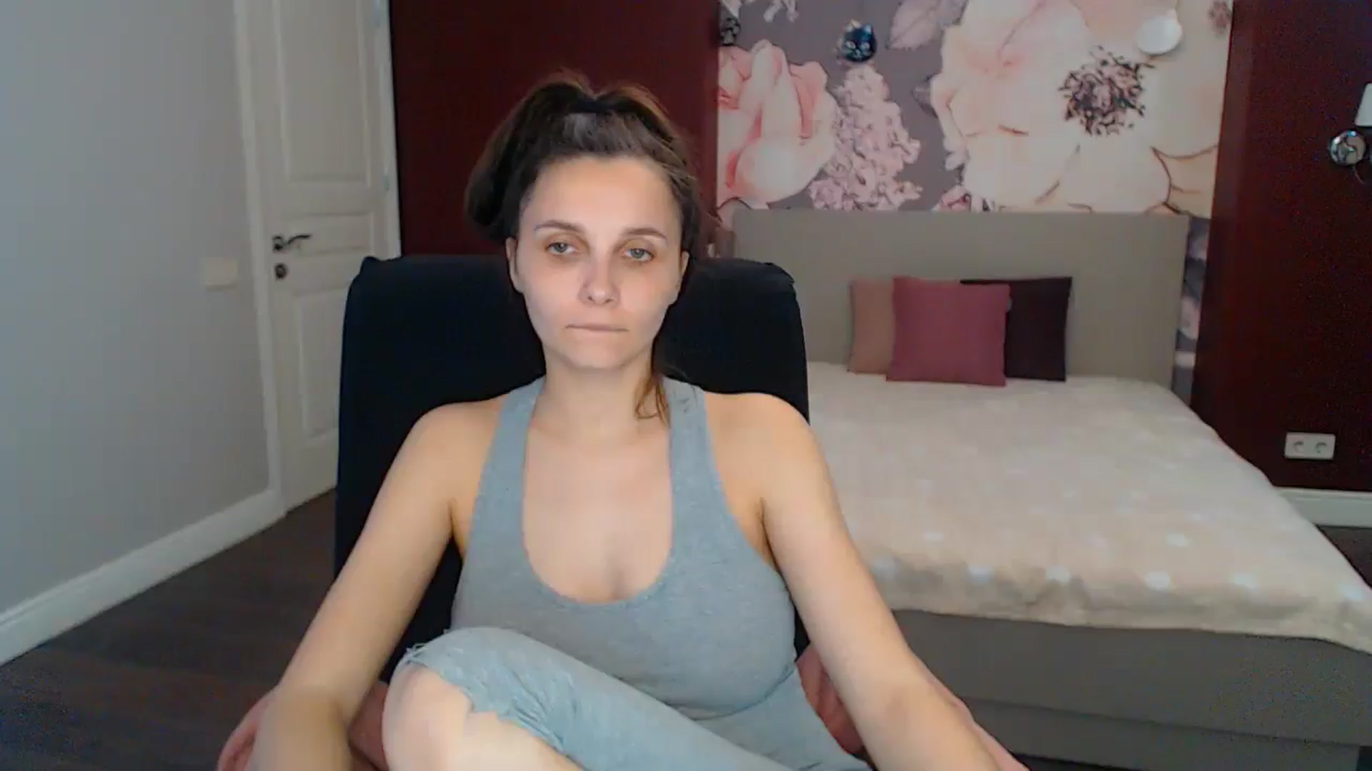 Gallery image thumbnail from Karina_Mils's myfreecams stream on, 05/11/2025, 09:16 image 1 of 20
