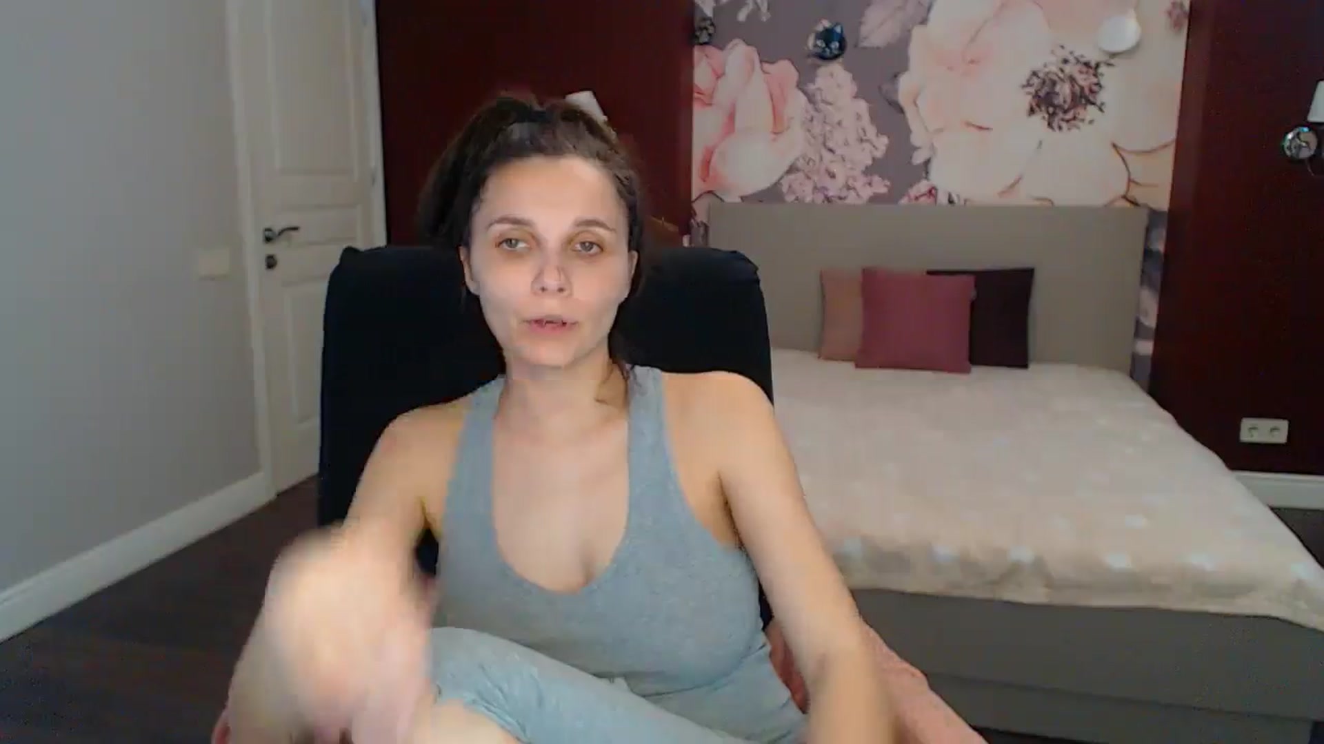 Gallery image thumbnail from Karina_Mils's myfreecams stream on, 05/11/2025, 09:16 image 12 of 20