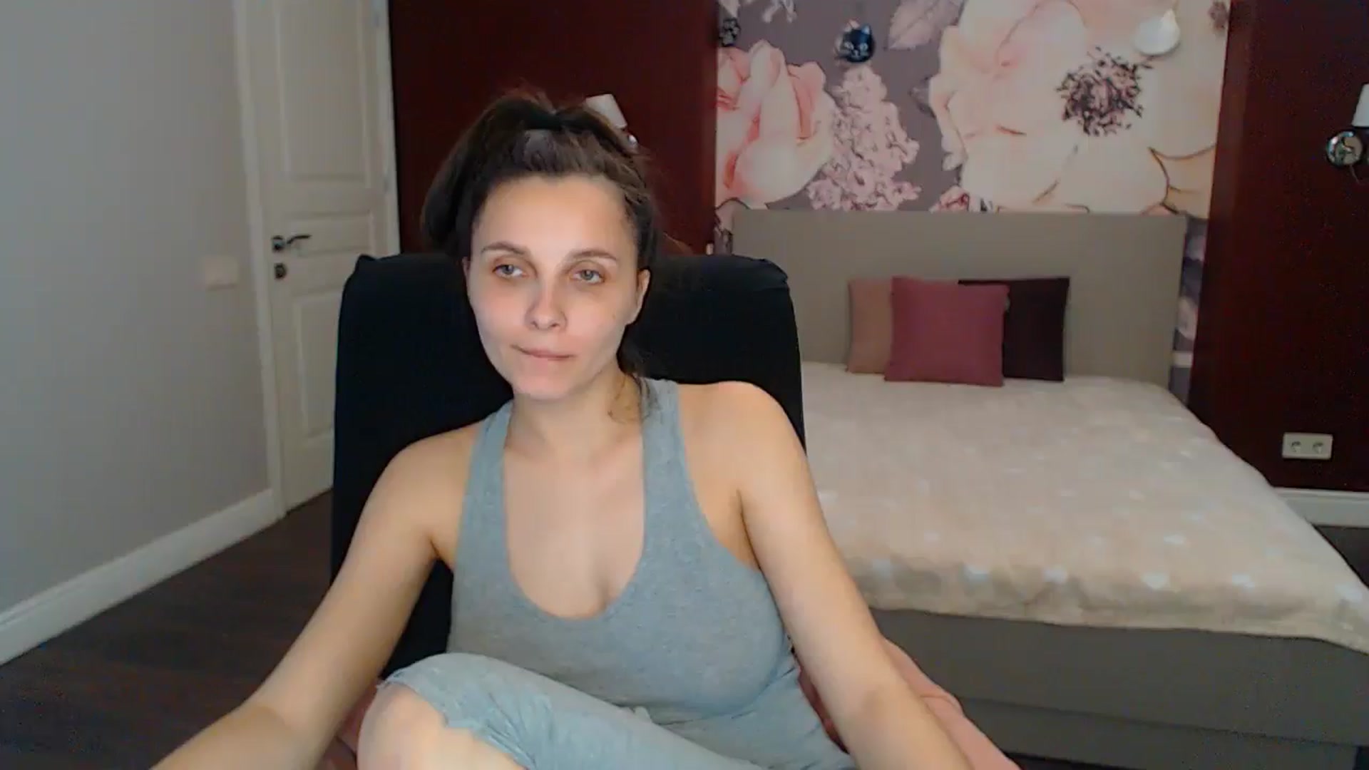 Gallery image thumbnail from Karina_Mils's myfreecams stream on, 05/11/2025, 09:16 image 20 of 20