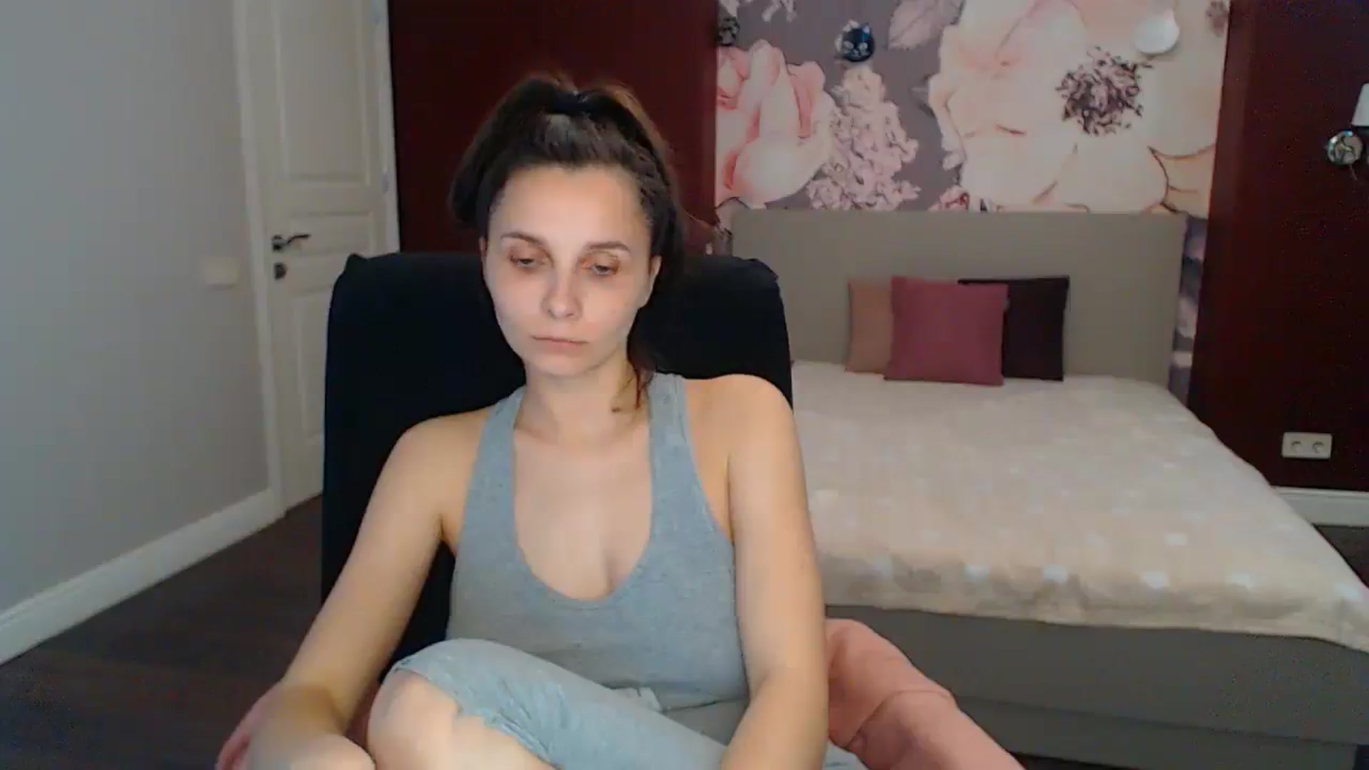 Gallery image thumbnail from Karina_Mils's myfreecams stream on, 05/11/2025, 09:16 image 9 of 20