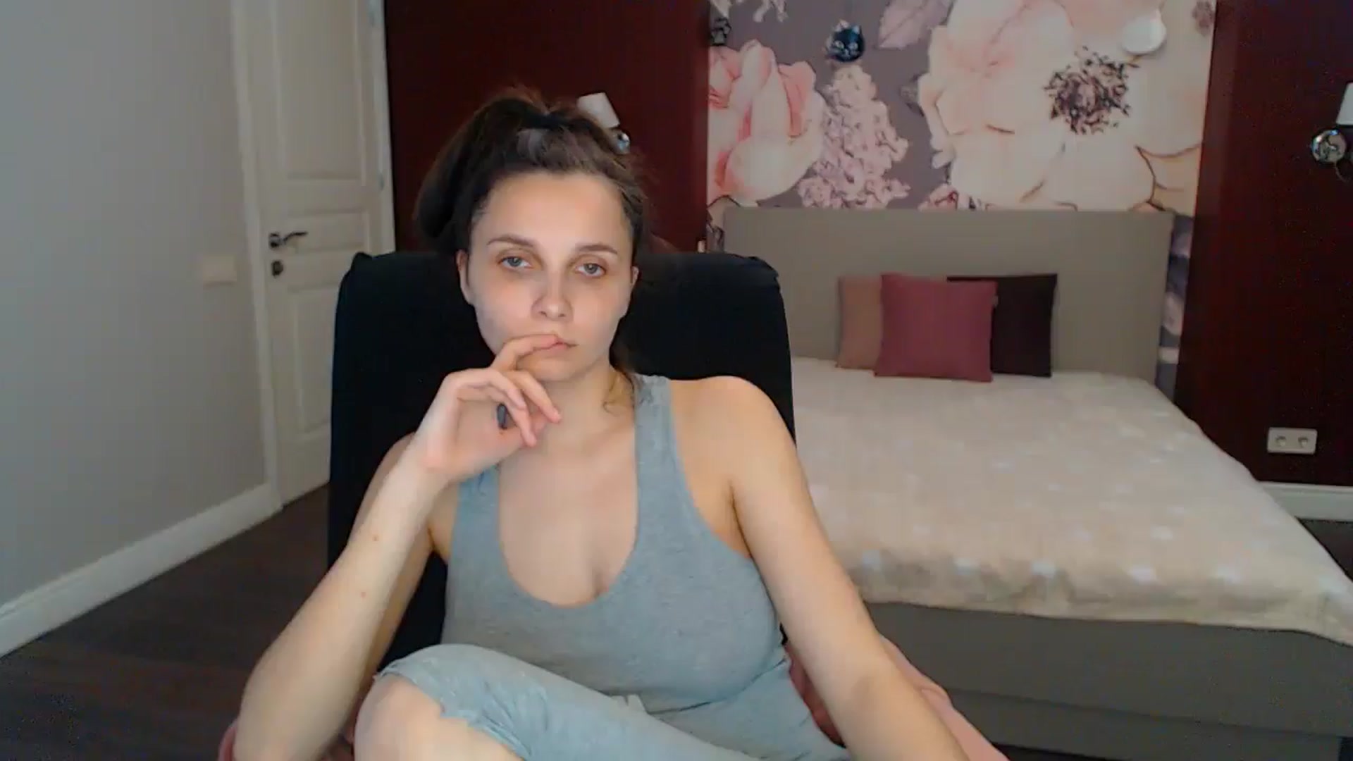 Gallery image thumbnail from Karina_Mils's myfreecams stream on, 05/11/2025, 09:16 image 19 of 20