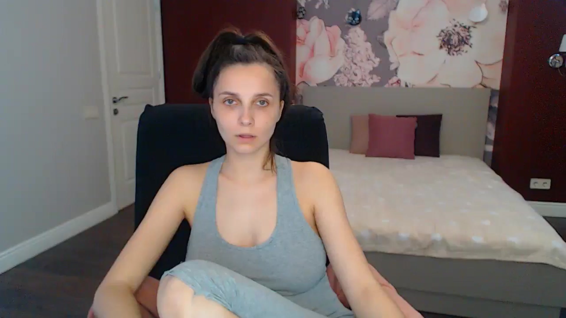 Gallery image thumbnail from Karina_Mils's myfreecams stream on, 05/11/2025, 09:16 image 5 of 20