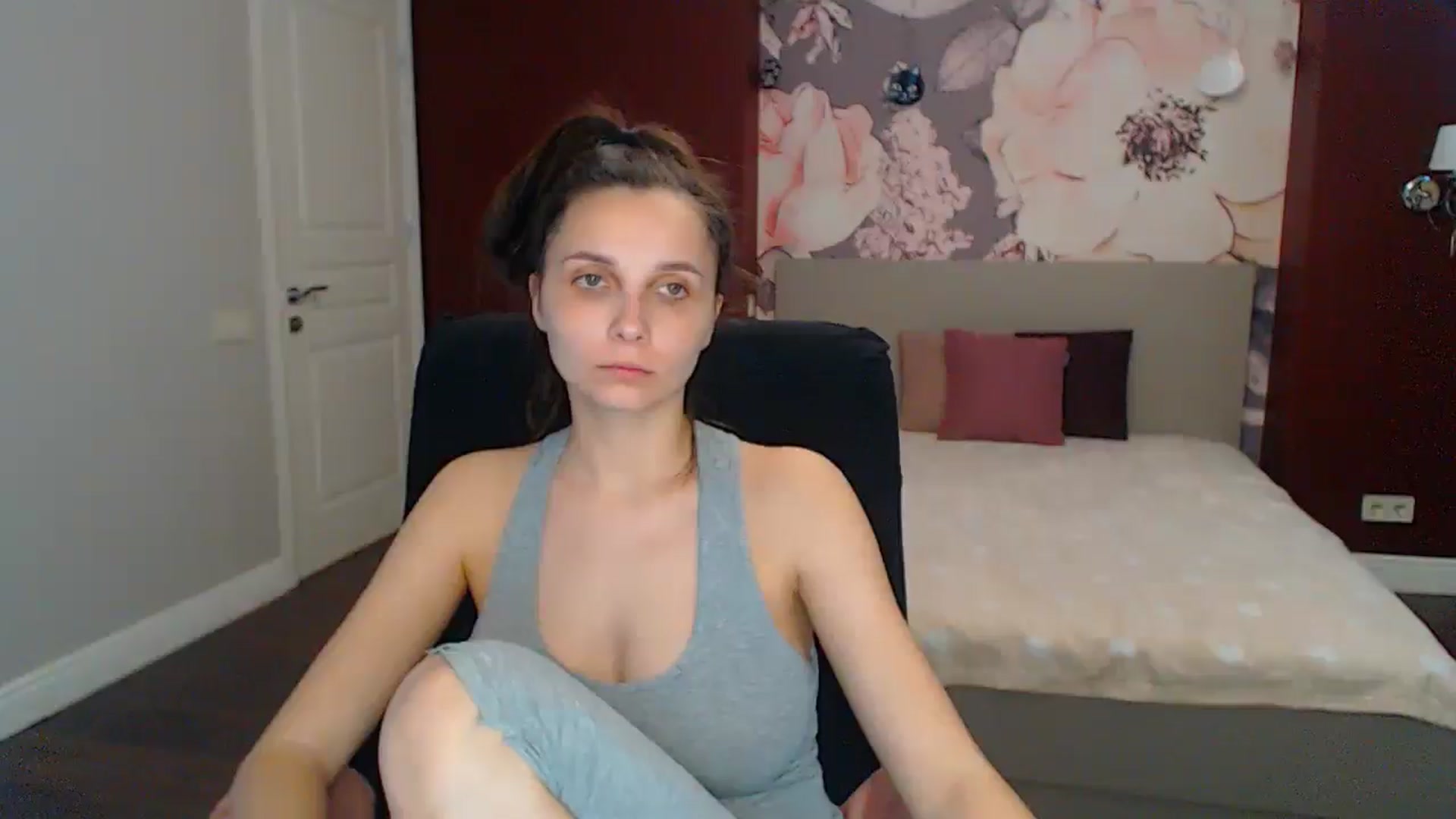 Gallery image thumbnail from Karina_Mils's myfreecams stream on, 05/11/2025, 09:48 image 15 of 20