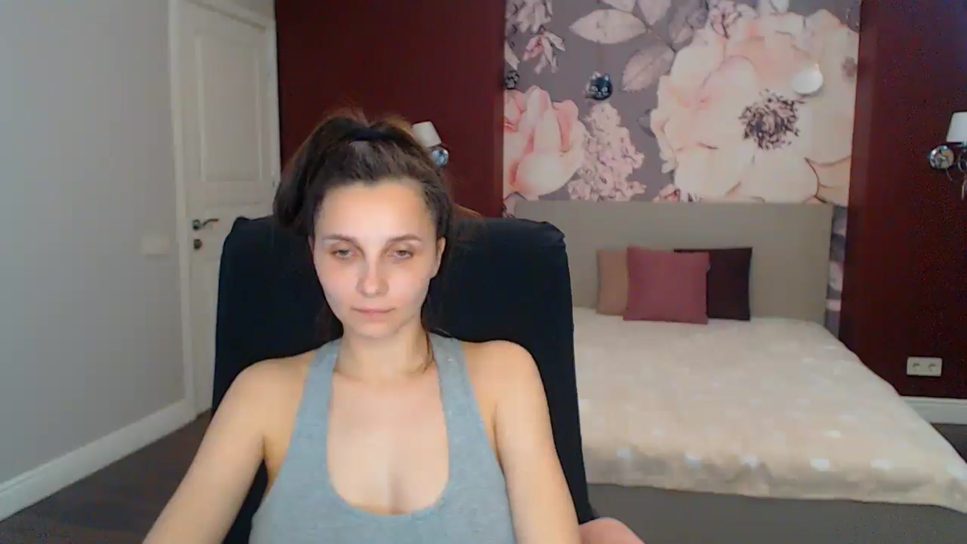 Gallery image thumbnail from Karina_Mils's myfreecams stream on, 05/11/2025, 09:48 image 14 of 20