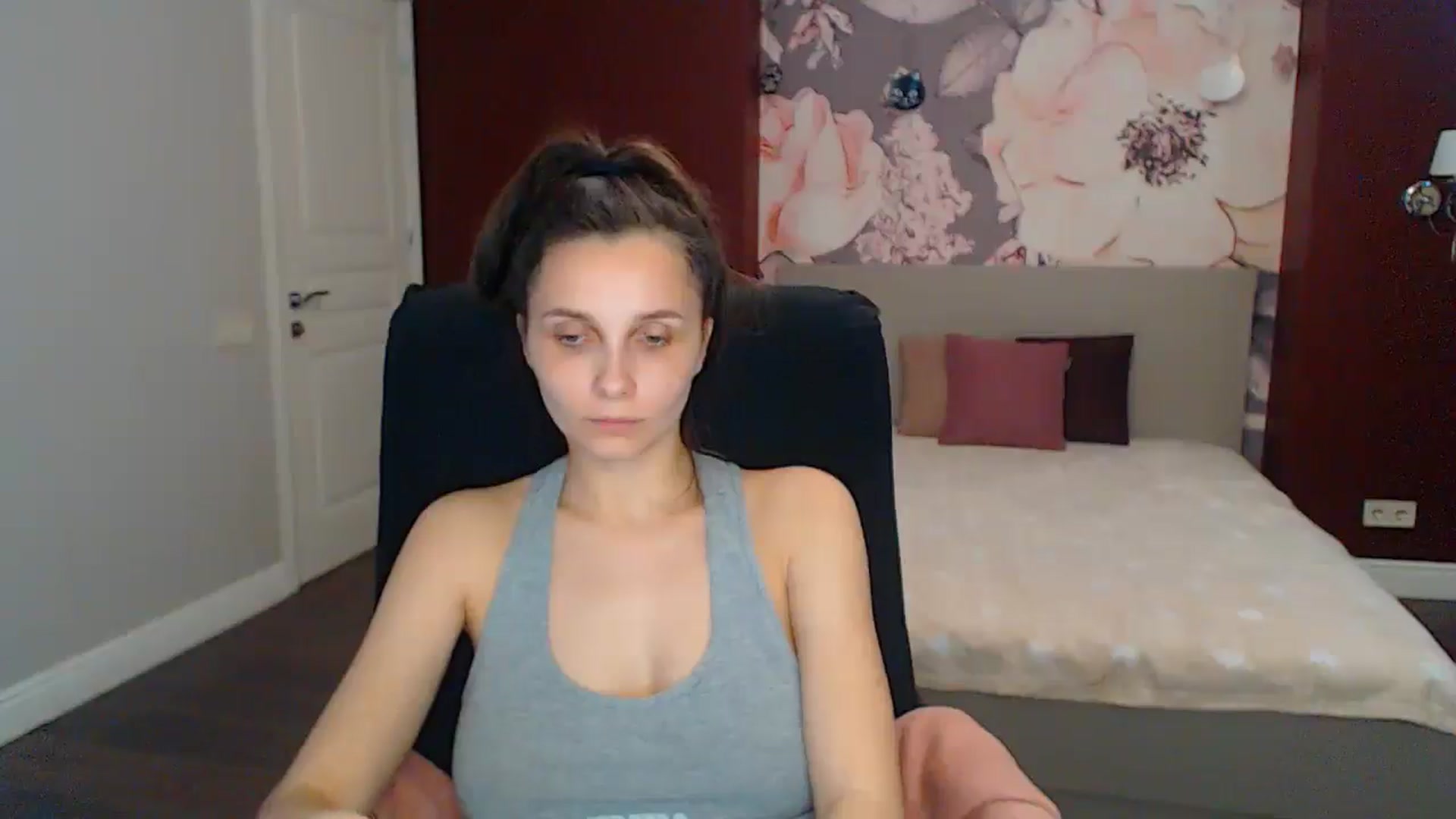 Gallery image thumbnail from Karina_Mils's myfreecams stream on, 05/11/2025, 09:48 image 6 of 20
