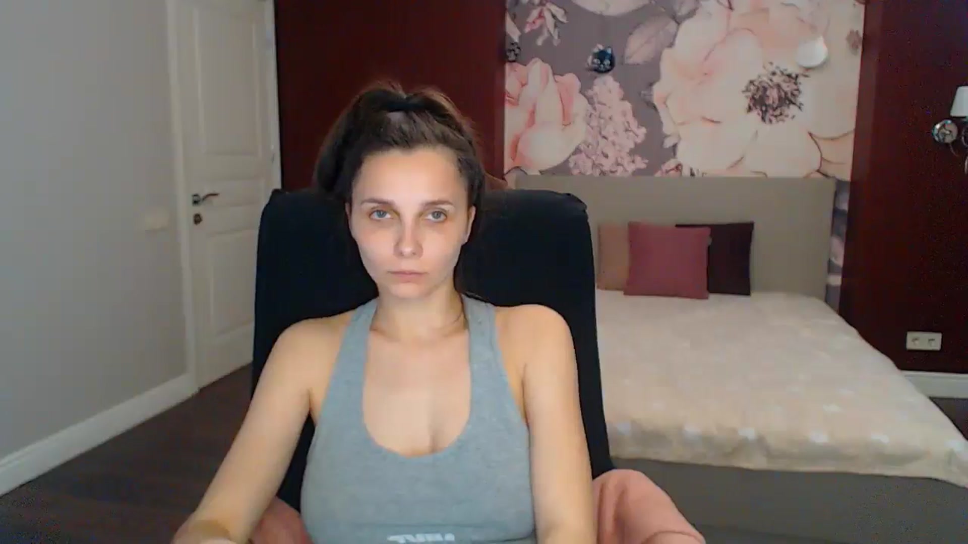 Gallery image thumbnail from Karina_Mils's myfreecams stream on, 05/11/2025, 09:48 image 4 of 20
