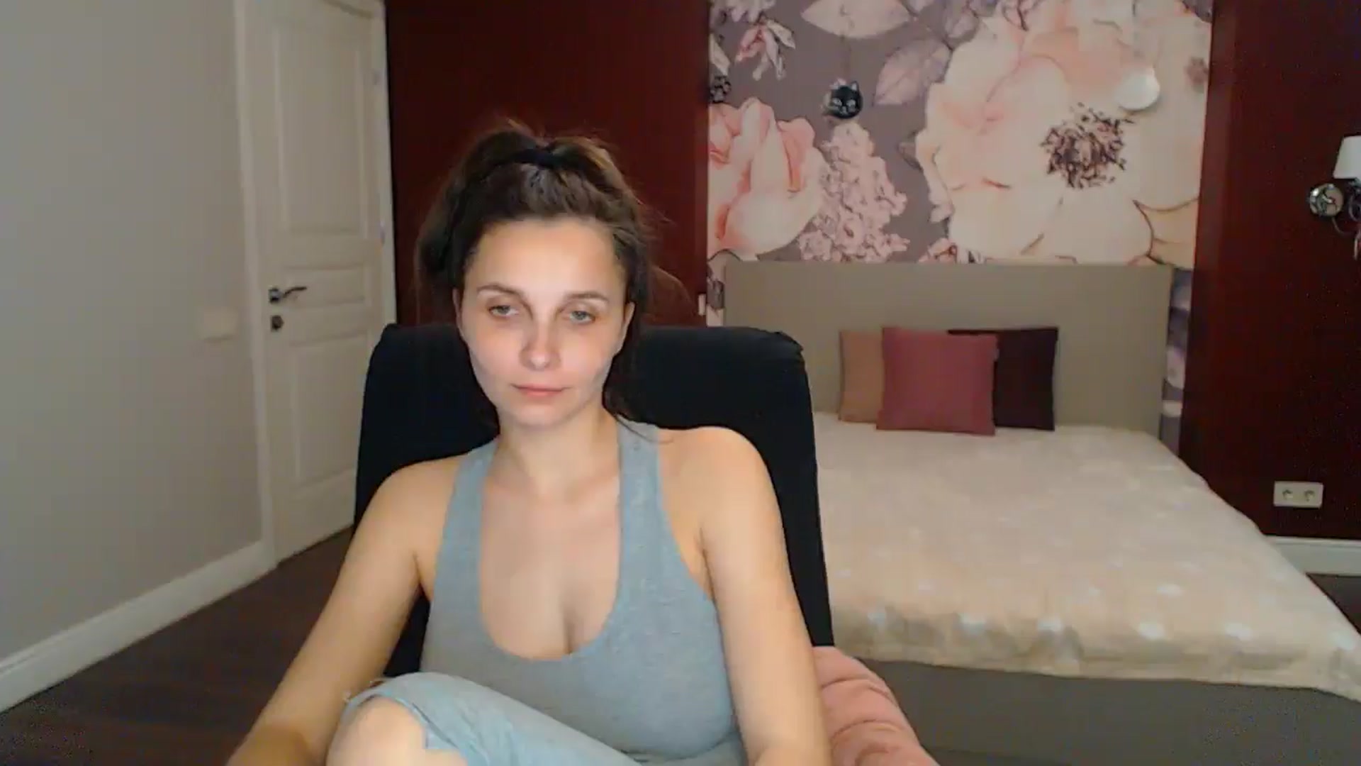 Gallery image thumbnail from Karina_Mils's myfreecams stream on, 05/11/2025, 10:29 image 18 of 20