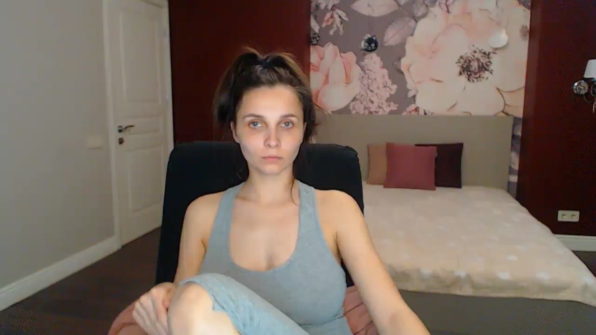 Gallery image thumbnail from Karina_Mils's myfreecams stream on, 05/11/2025, 10:29 image 14 of 20