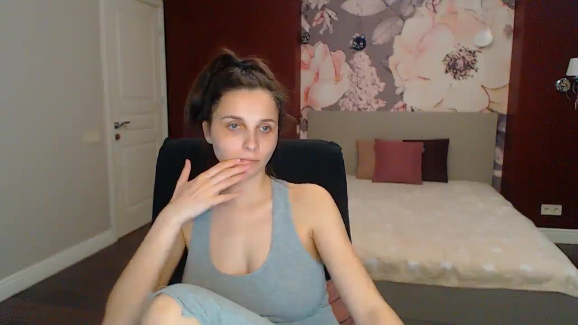 Gallery image thumbnail from Karina_Mils's myfreecams stream on, 05/11/2025, 10:29 image 17 of 20
