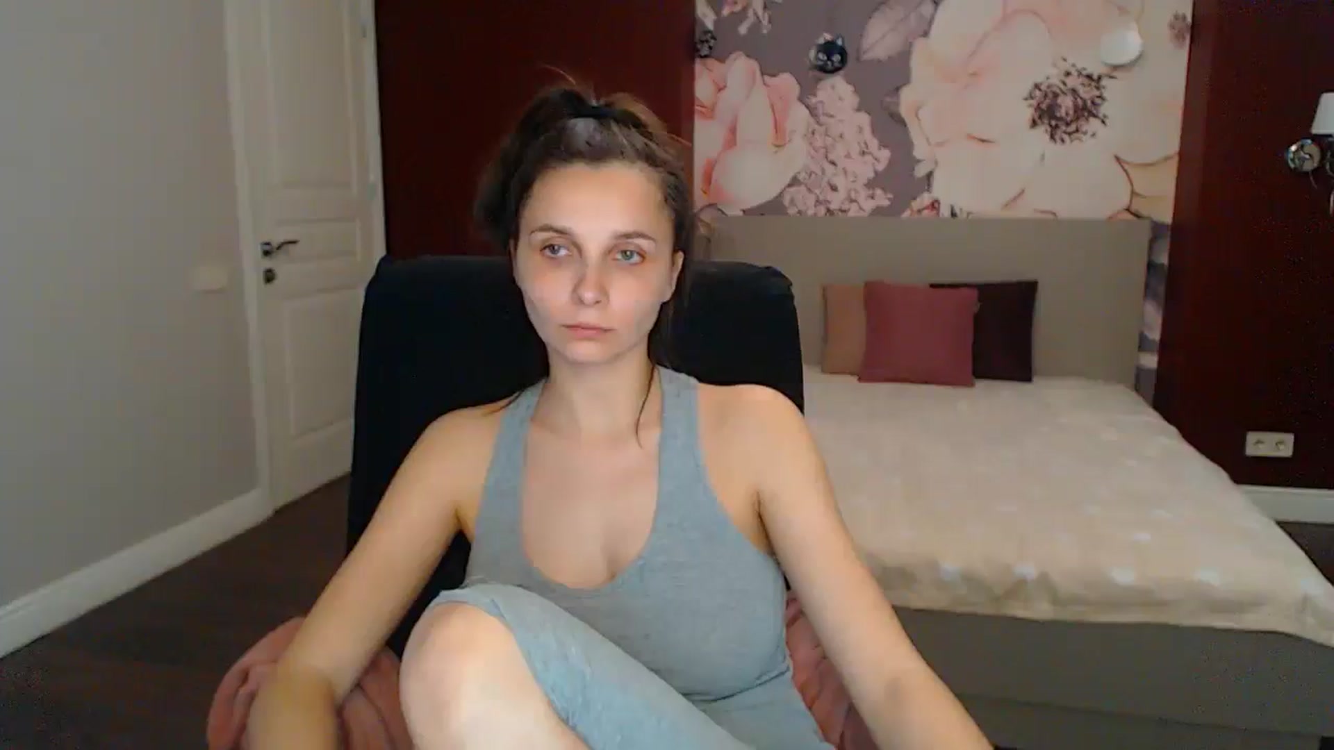 Gallery image thumbnail from Karina_Mils's myfreecams stream on, 05/11/2025, 10:29 image 9 of 20