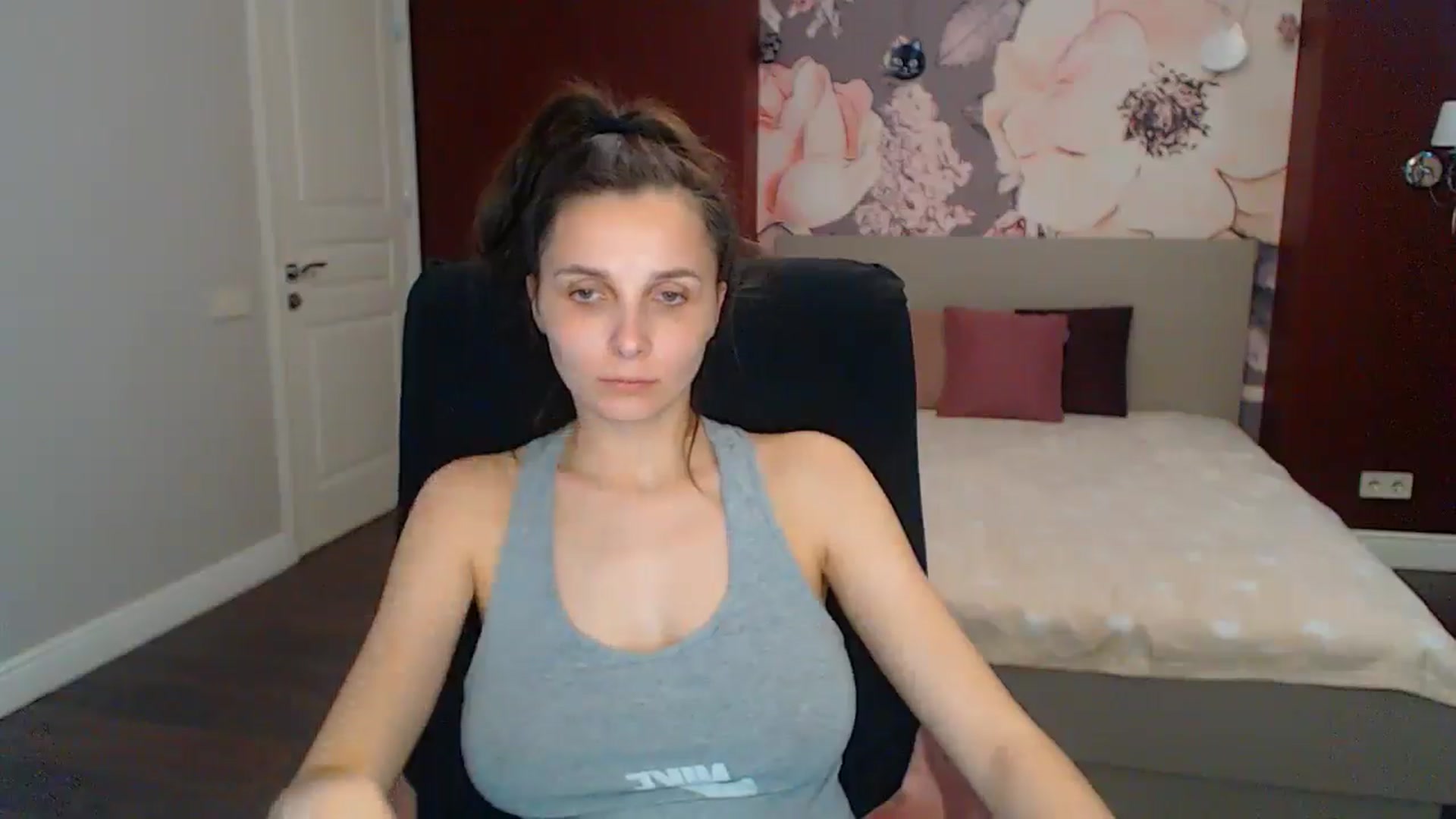 Gallery image thumbnail from Karina_Mils's myfreecams stream on, 05/11/2025, 10:29 image 4 of 20