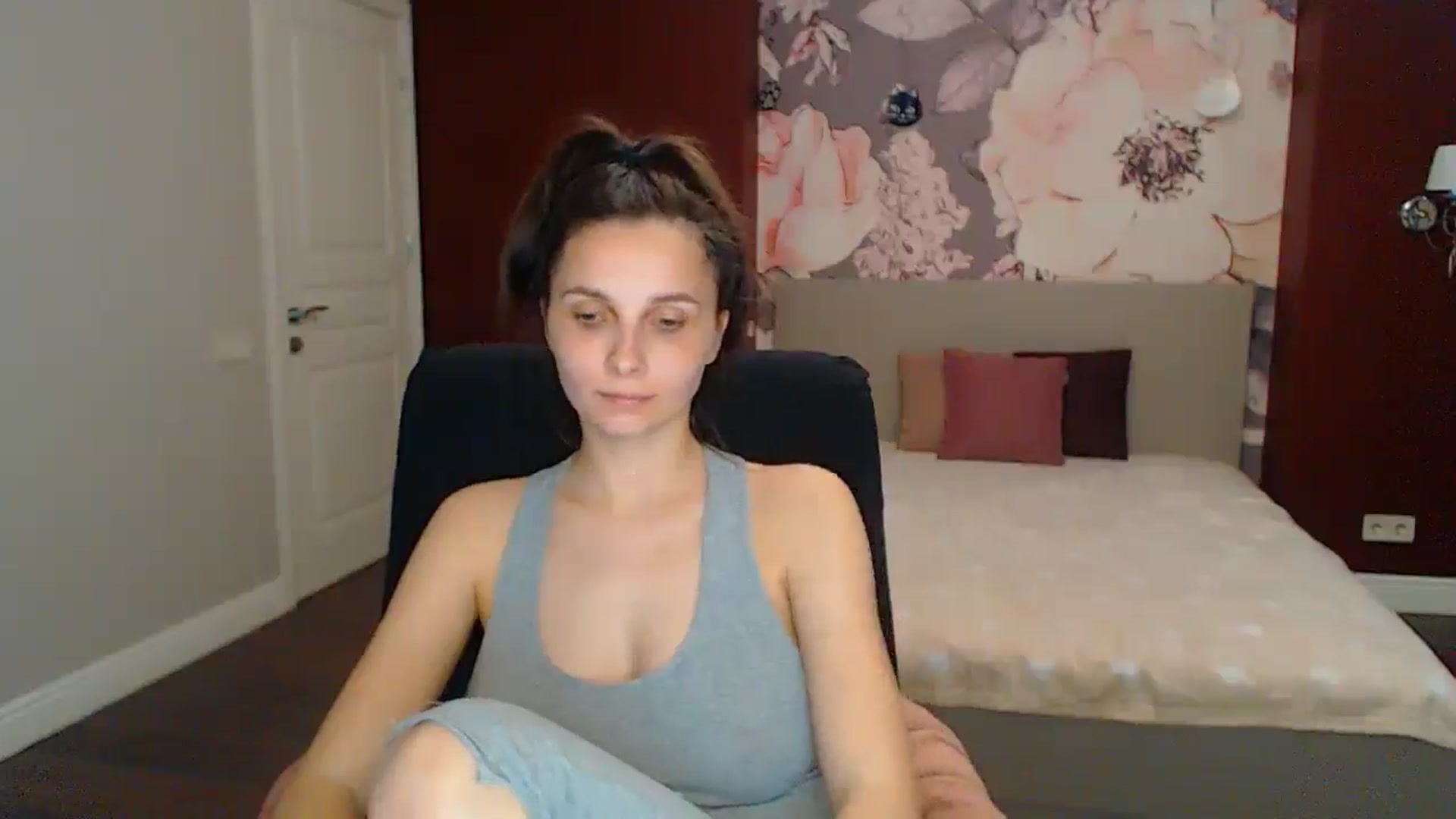 Gallery image thumbnail from Karina_Mils's myfreecams stream on, 05/11/2025, 10:29 image 16 of 20