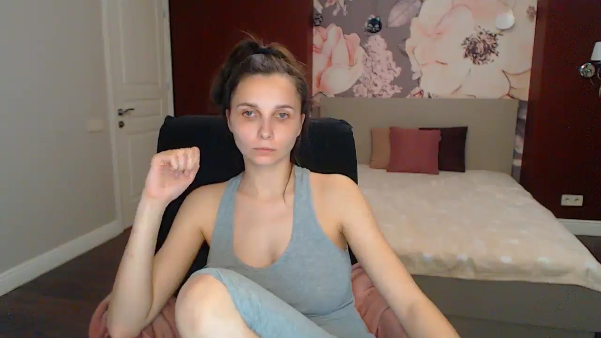 Gallery image thumbnail from Karina_Mils's myfreecams stream on, 05/11/2025, 10:29 image 10 of 20