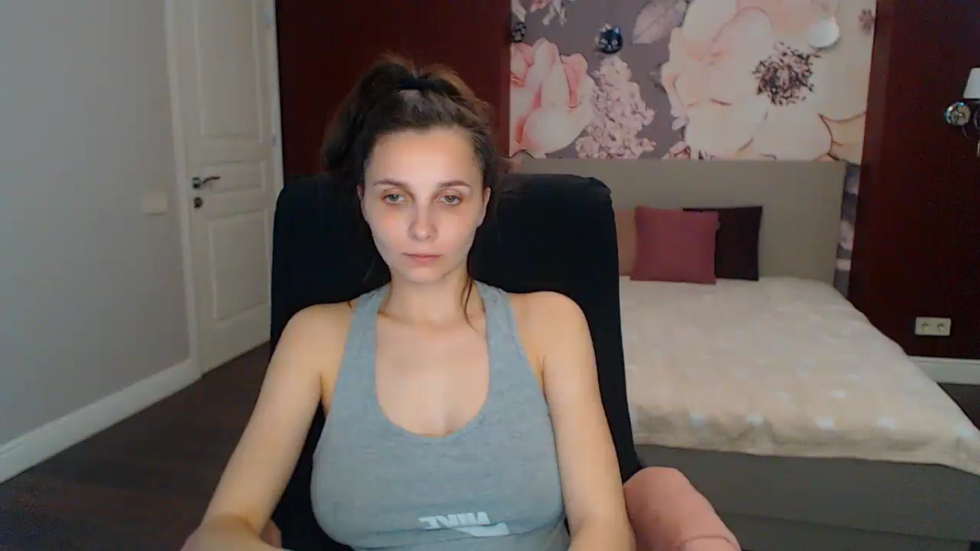 Gallery image thumbnail from Karina_Mils's myfreecams stream on, 05/11/2025, 10:29 image 3 of 20