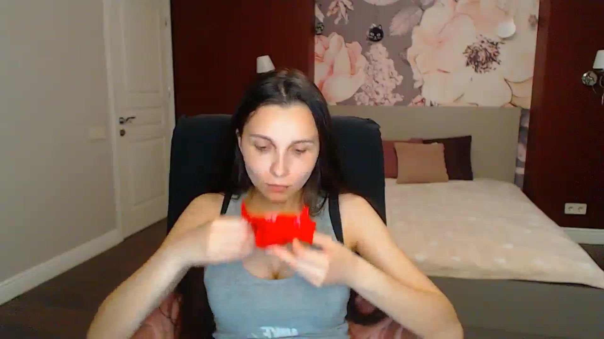 Gallery image thumbnail from Karina_Mils's myfreecams stream on, 05/11/2025, 17:07 image 5 of 20