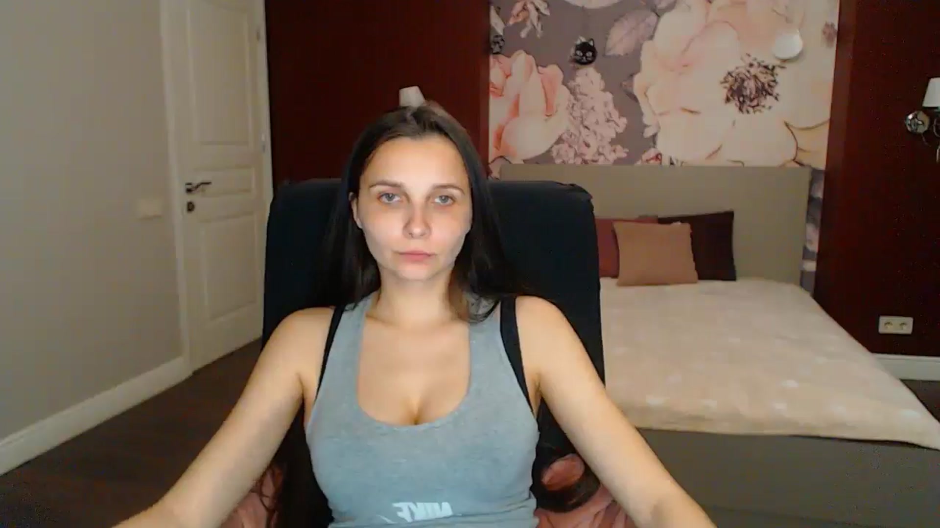 Gallery image thumbnail from Karina_Mils's myfreecams stream on, 05/11/2025, 17:07 image 7 of 20