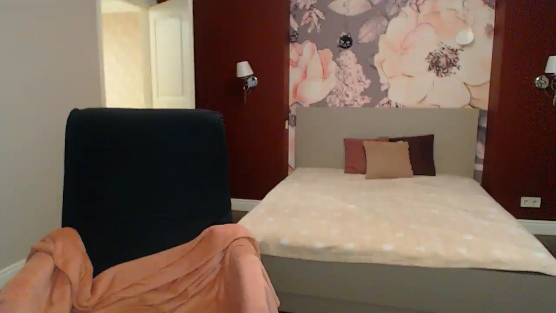 Gallery image thumbnail from Karina_Mils's myfreecams stream on, 05/11/2025, 17:07 image 2 of 20