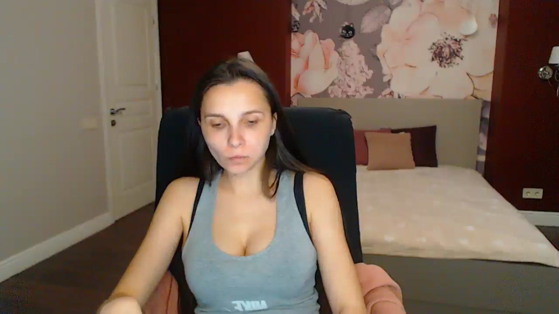 Gallery image thumbnail from Karina_Mils's myfreecams stream on, 05/11/2025, 17:07 image 3 of 20