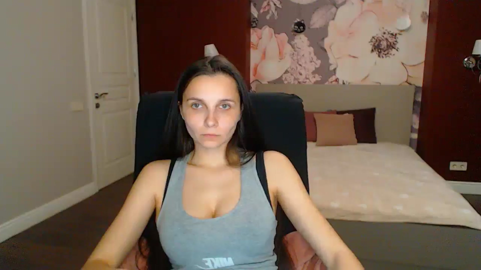 Gallery image thumbnail from Karina_Mils's myfreecams stream on, 05/11/2025, 17:07 image 13 of 20