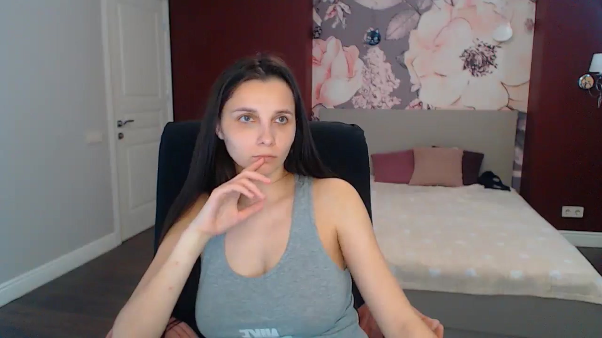 Gallery image thumbnail from Karina_Mils's myfreecams stream on, 05/12/2025, 11:19 image 15 of 20