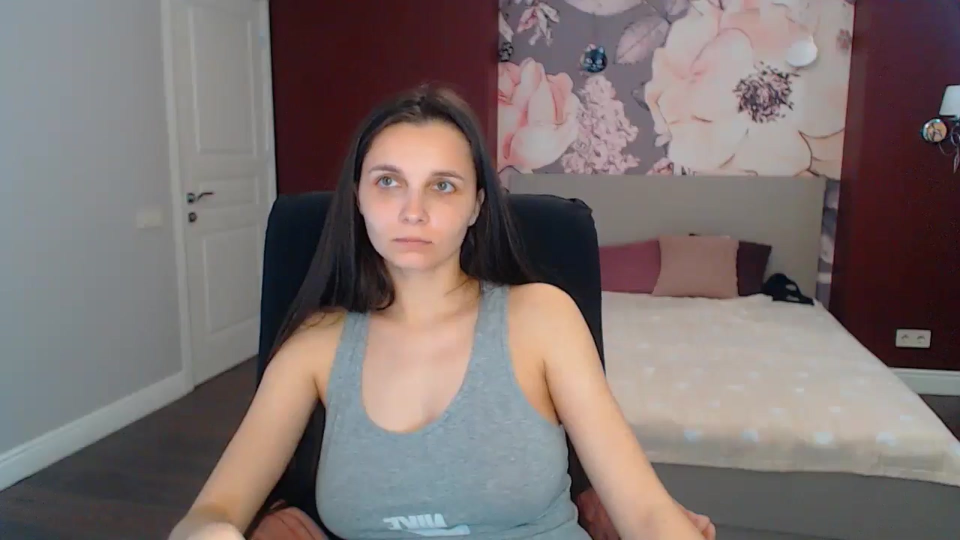Gallery image thumbnail from Karina_Mils's myfreecams stream on, 05/12/2025, 11:19 image 14 of 20