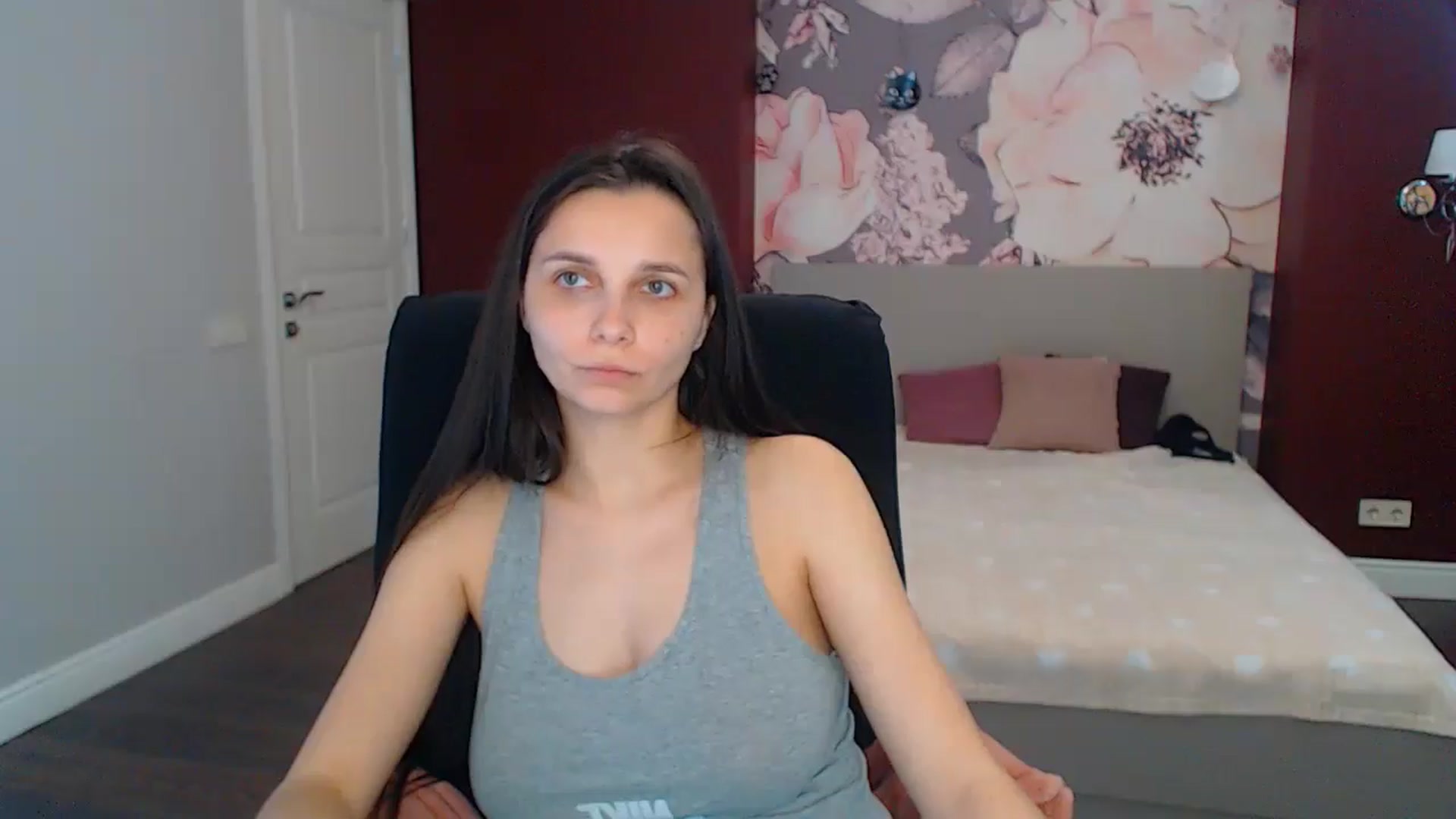 Gallery image thumbnail from Karina_Mils's myfreecams stream on, 05/12/2025, 11:19 image 16 of 20