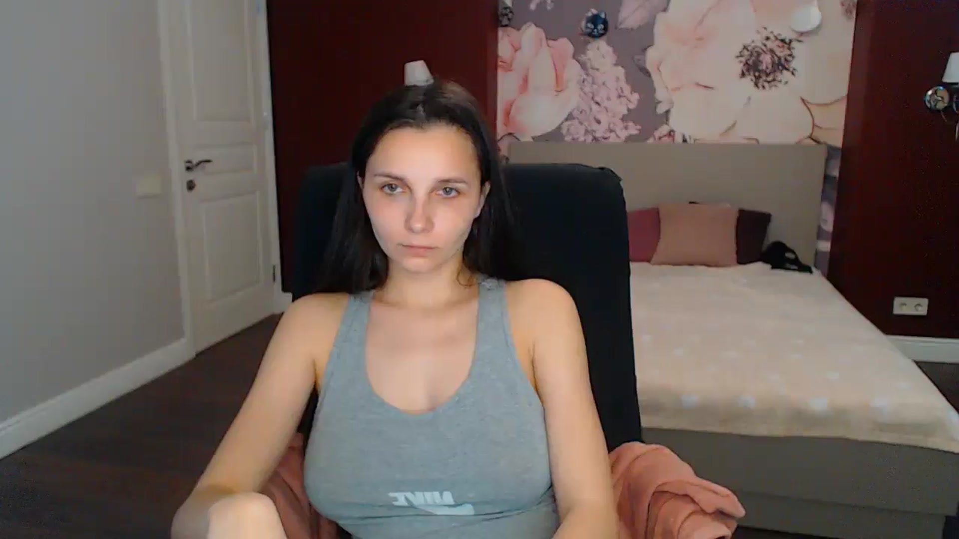 Gallery image thumbnail from Karina_Mils's myfreecams stream on, 05/12/2025, 11:19 image 12 of 20