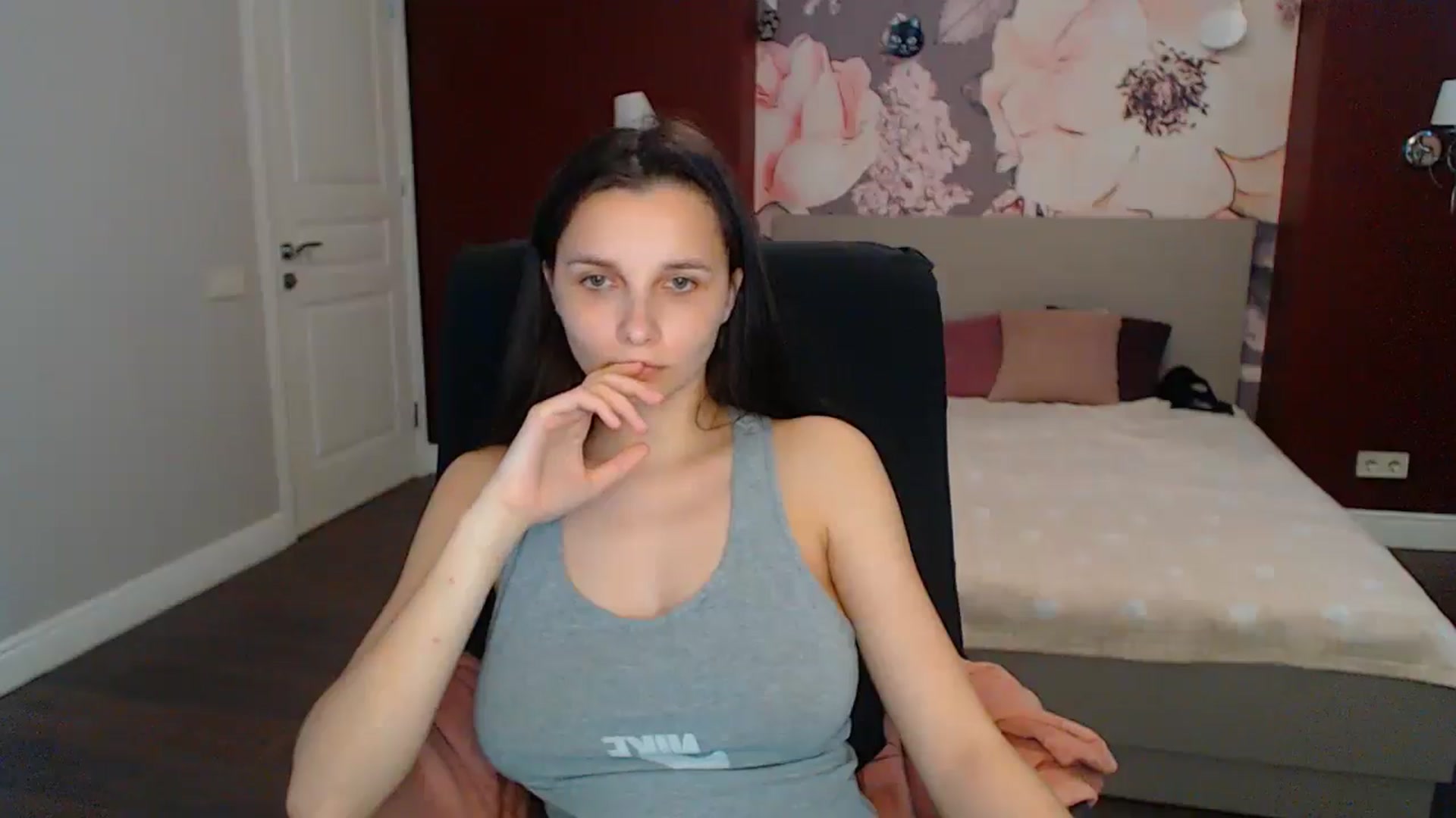 Gallery image thumbnail from Karina_Mils's myfreecams stream on, 05/12/2025, 11:19 image 9 of 20
