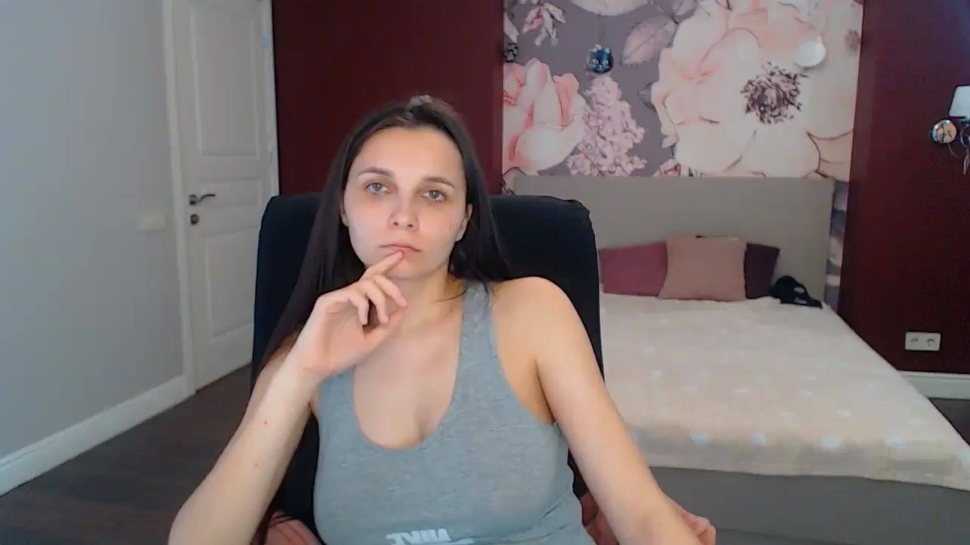 Gallery image thumbnail from Karina_Mils's myfreecams stream on, 05/12/2025, 11:19 image 17 of 20