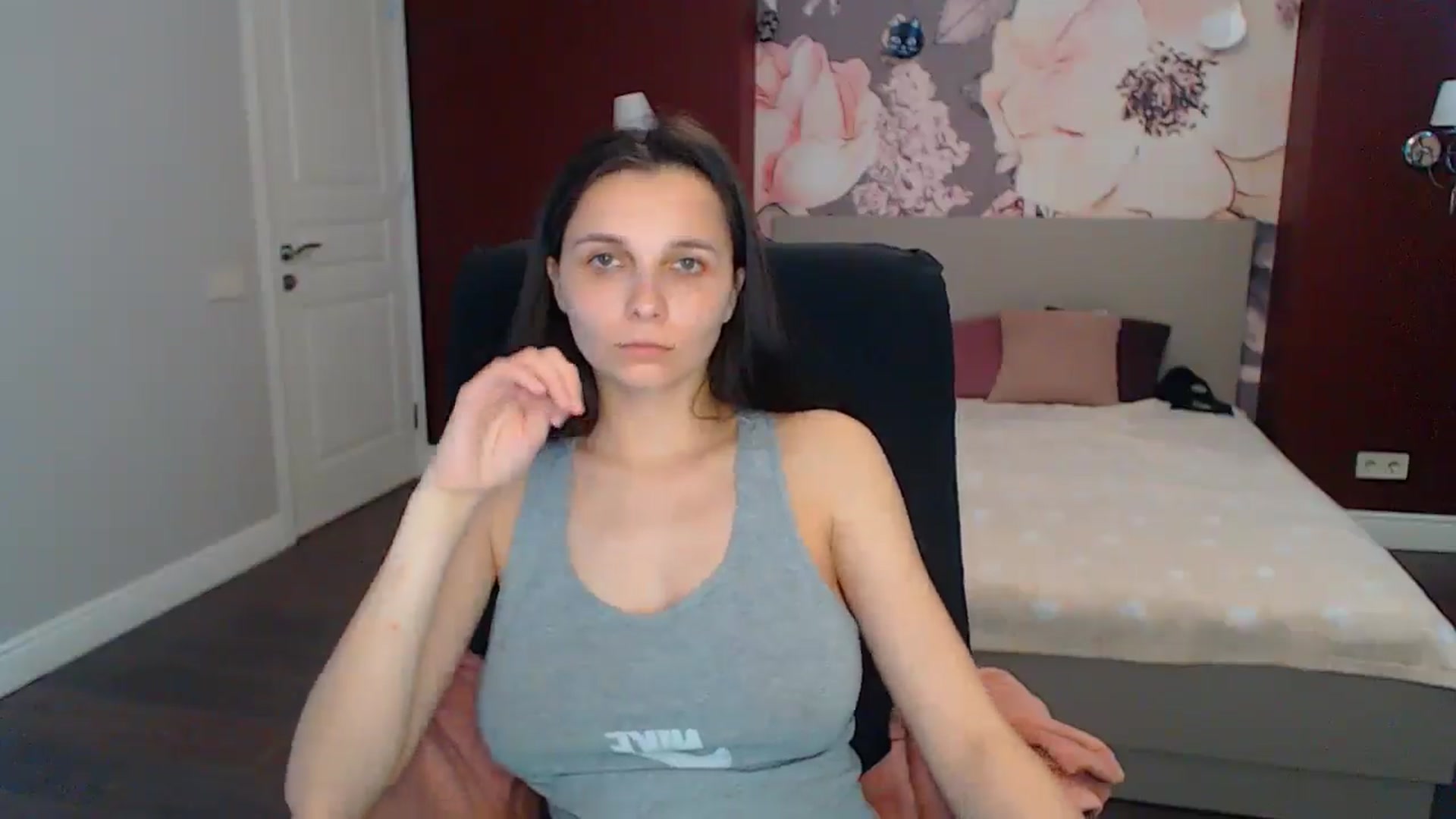 Gallery image thumbnail from Karina_Mils's myfreecams stream on, 05/12/2025, 11:19 image 6 of 20