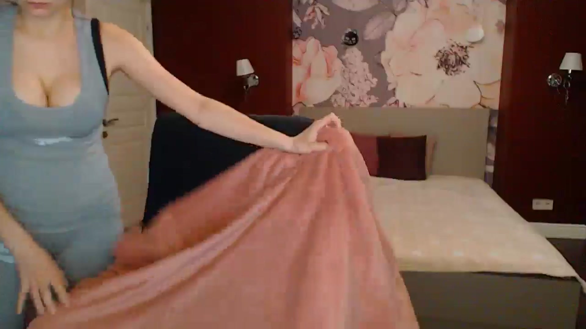 Gallery image thumbnail from Karina_Mils's myfreecams stream on, 05/16/2025, 17:34 image 6 of 20