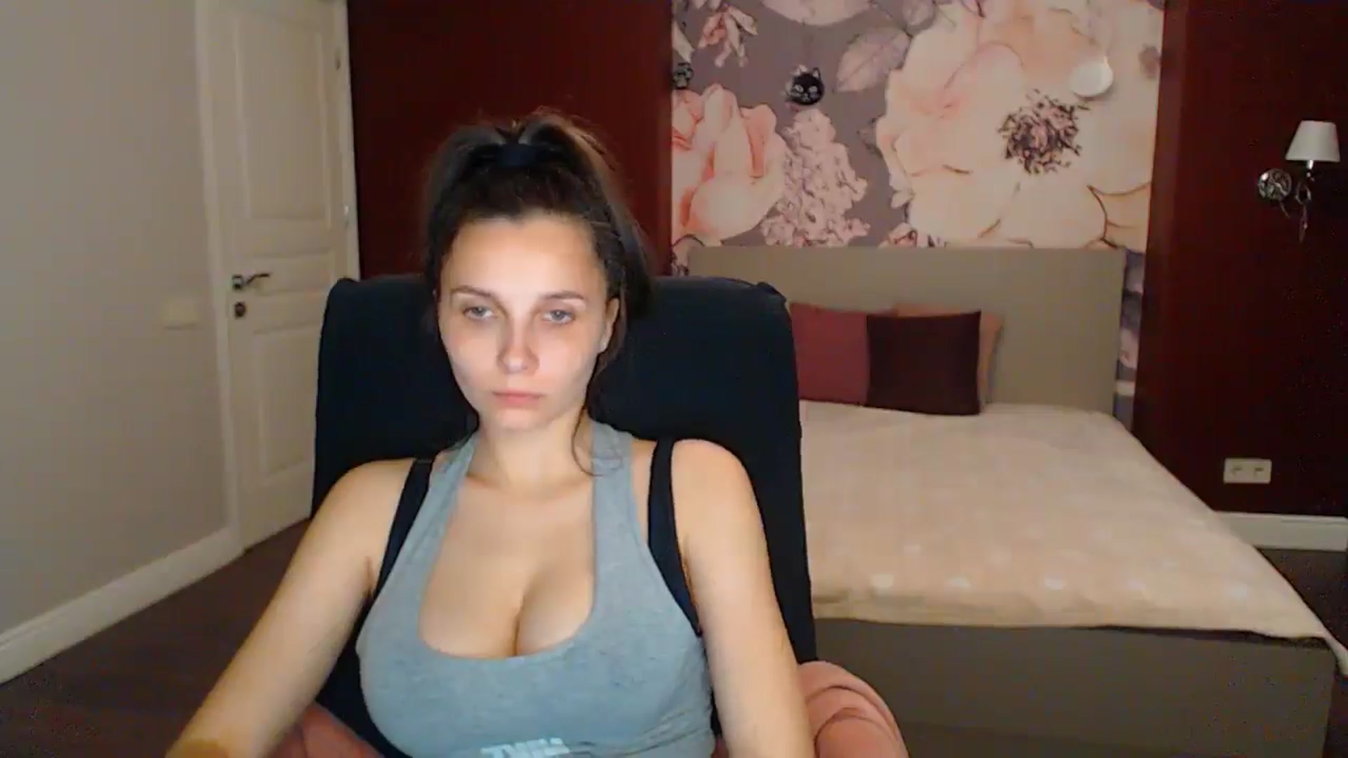 Gallery image thumbnail from Karina_Mils's myfreecams stream on, 05/16/2025, 17:34 image 3 of 20