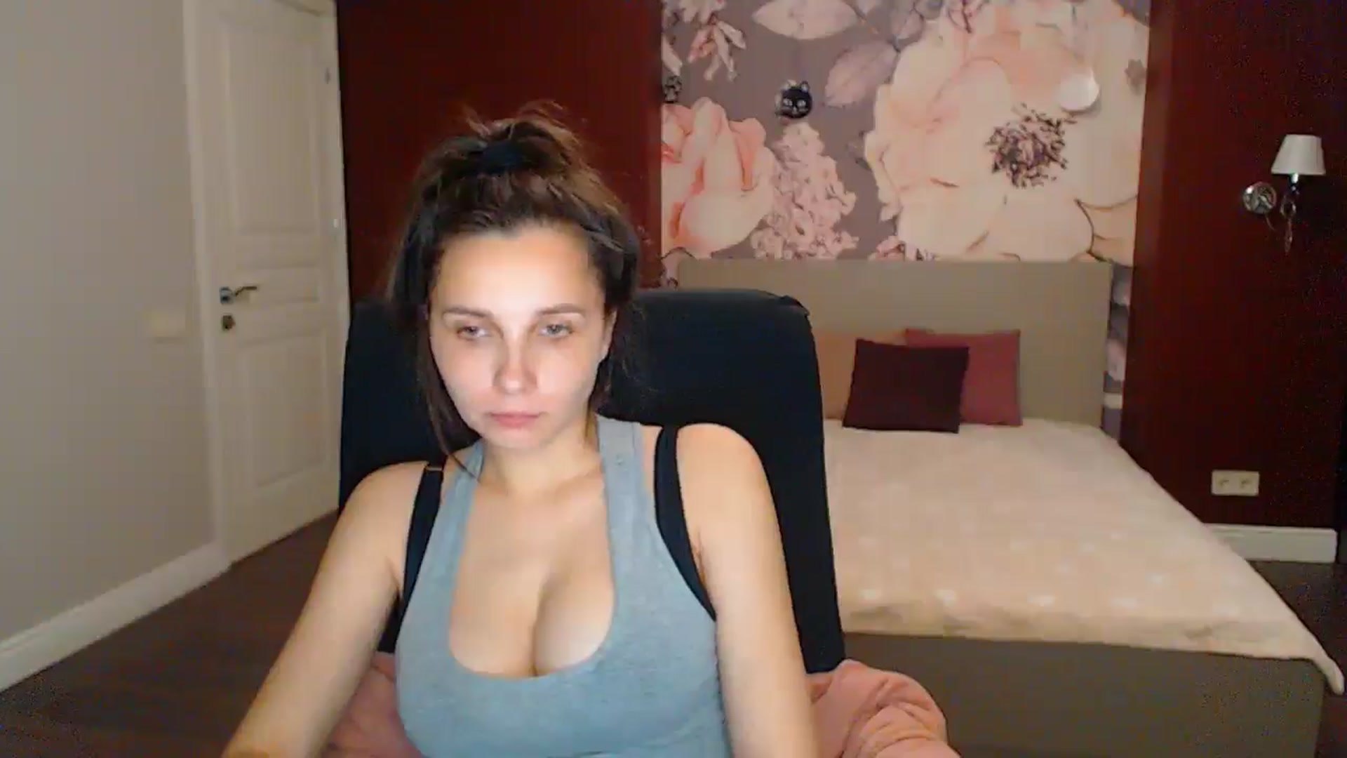 Gallery image thumbnail from Karina_Mils's myfreecams stream on, 05/17/2025, 16:08 image 20 of 20