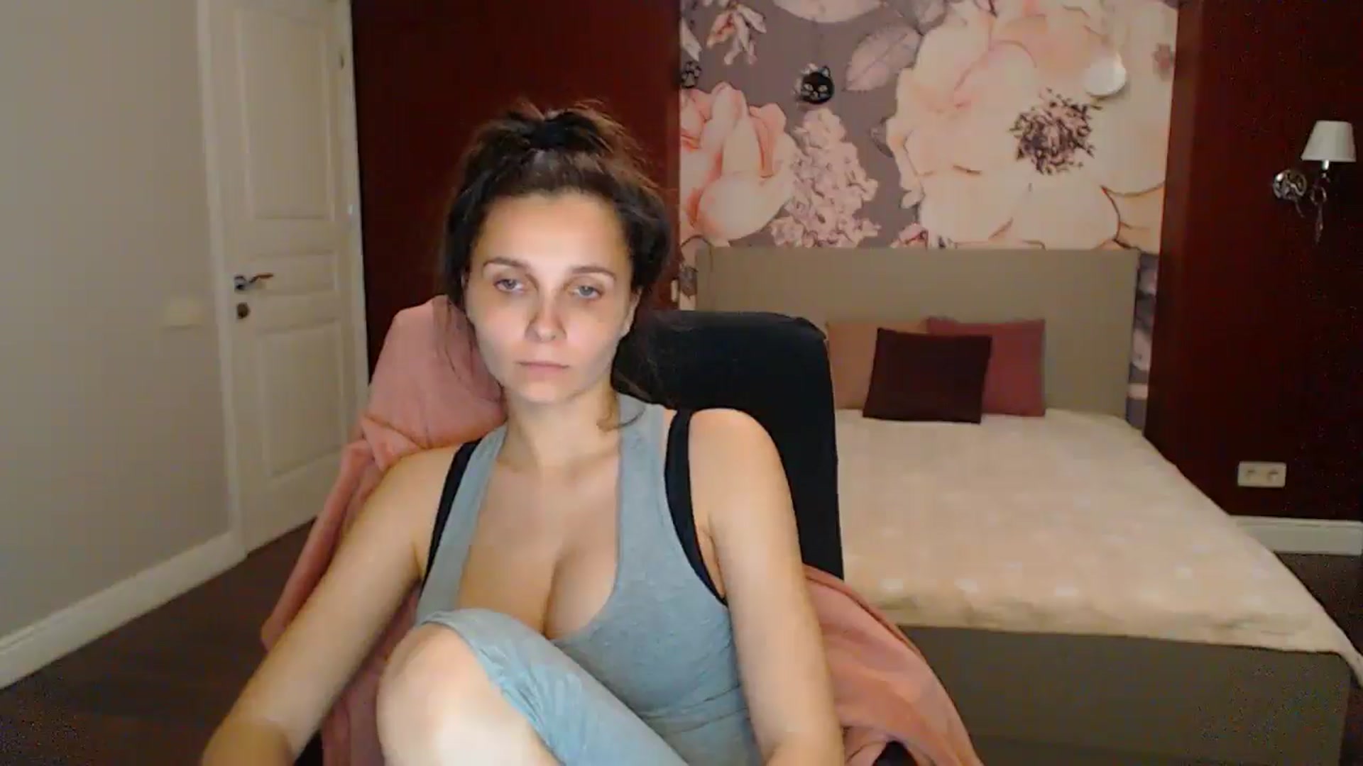 Gallery image thumbnail from Karina_Mils's myfreecams stream on, 05/17/2025, 18:30 image 2 of 20