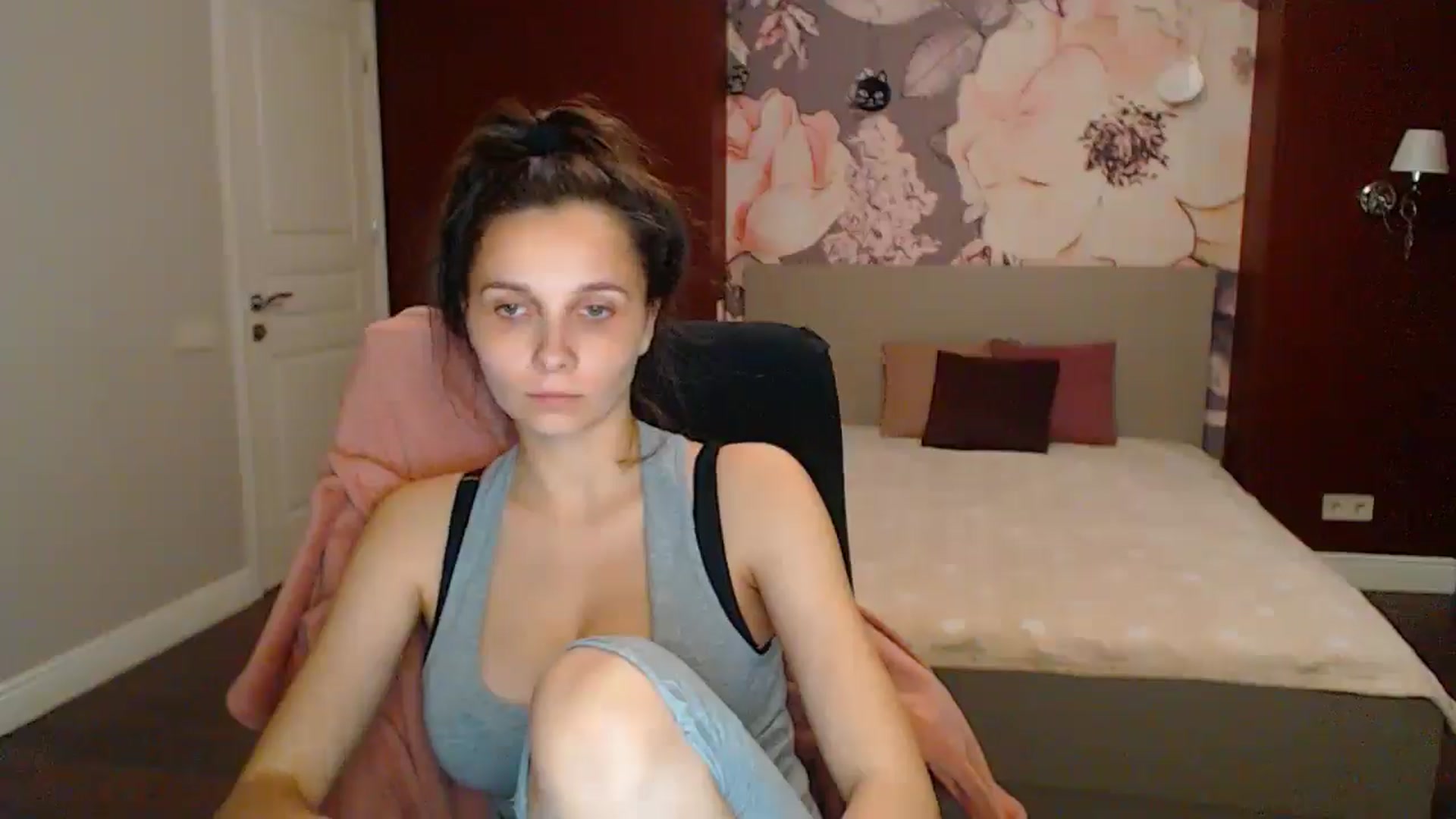 Gallery image thumbnail from Karina_Mils's myfreecams stream on, 05/17/2025, 18:30 image 4 of 20