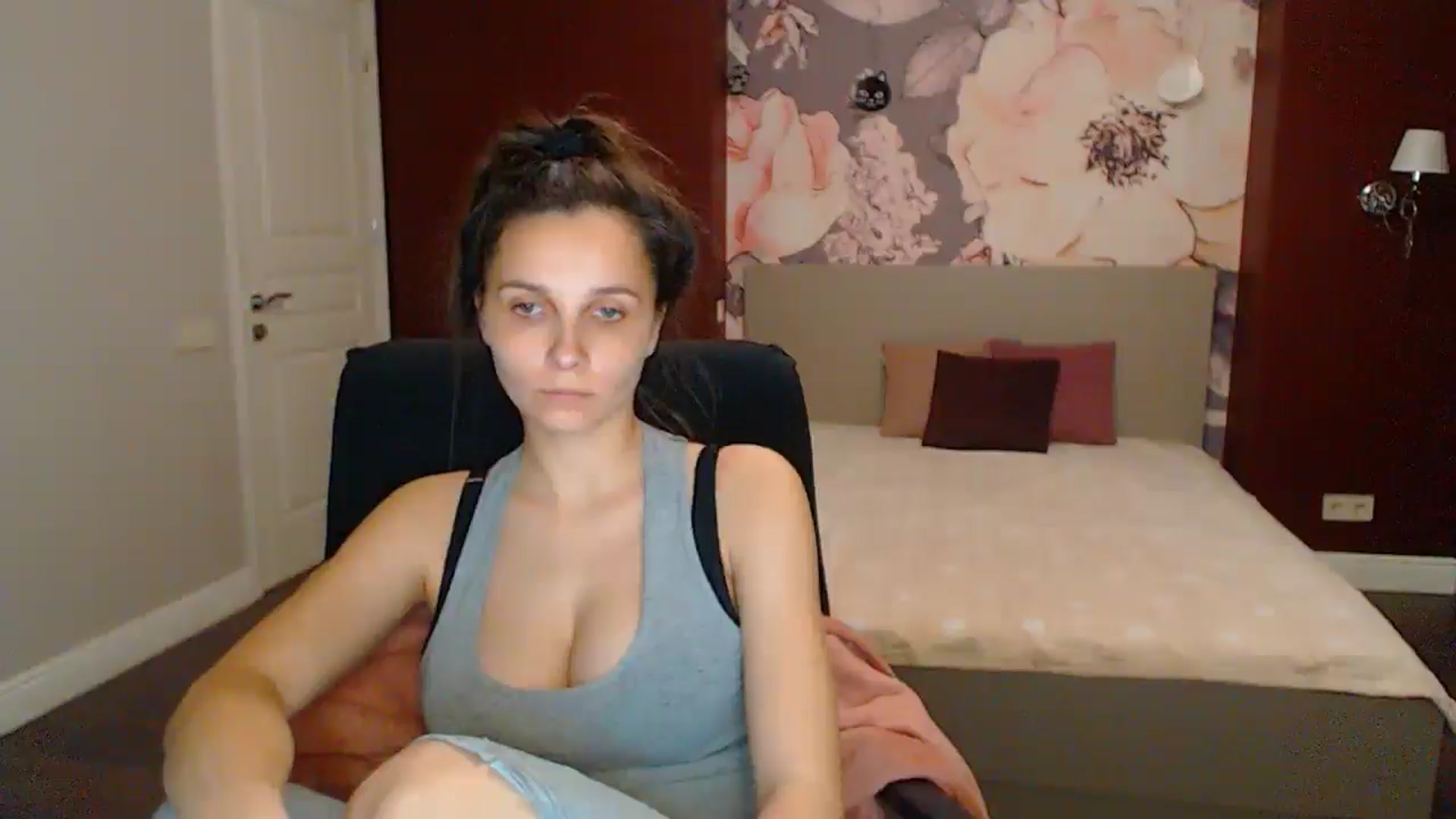 Gallery image thumbnail from Karina_Mils's myfreecams stream on, 05/17/2025, 18:30 image 19 of 20