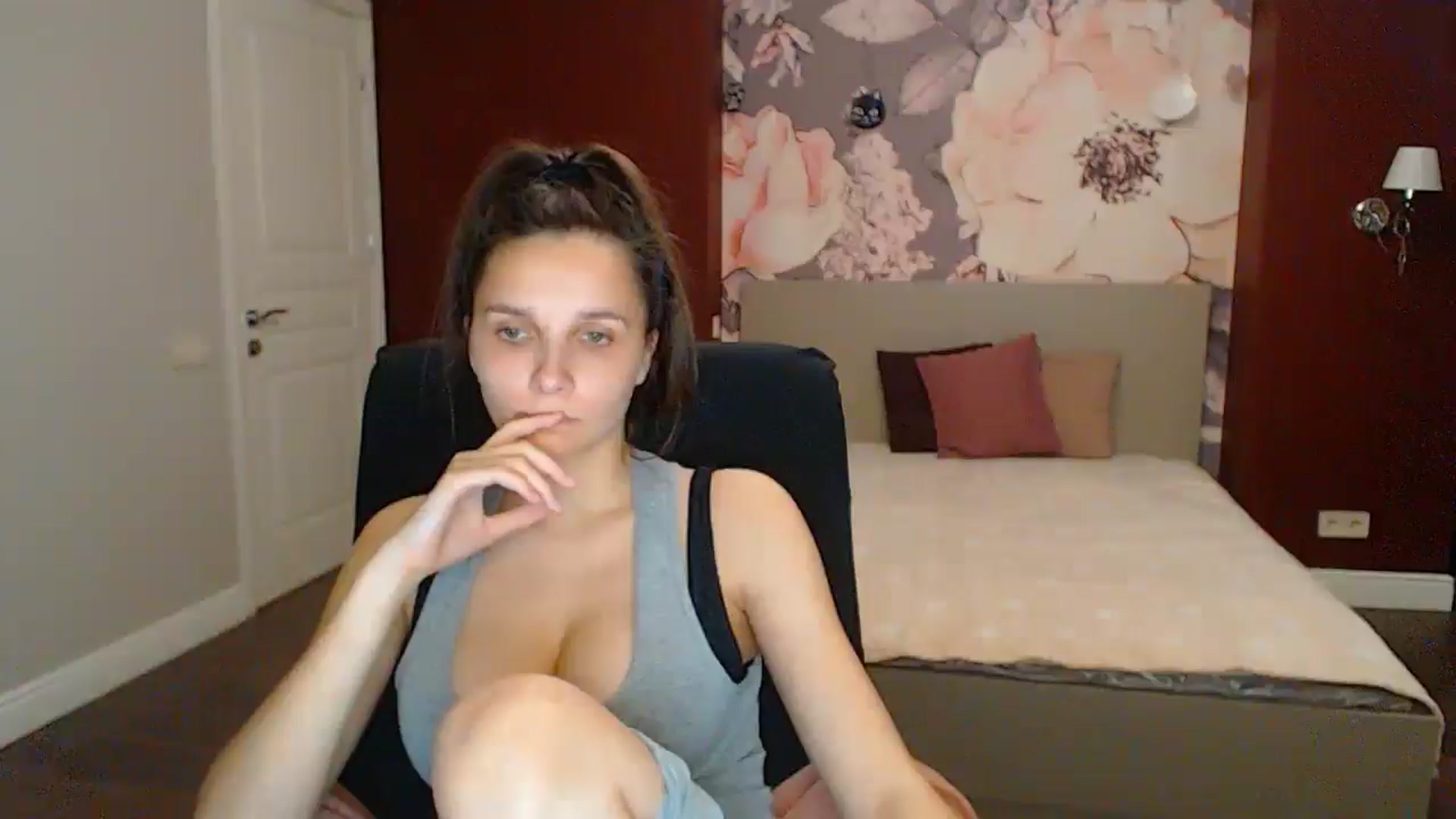 Gallery image thumbnail from Karina_Mils's myfreecams stream on, 05/18/2025, 16:41 image 20 of 20