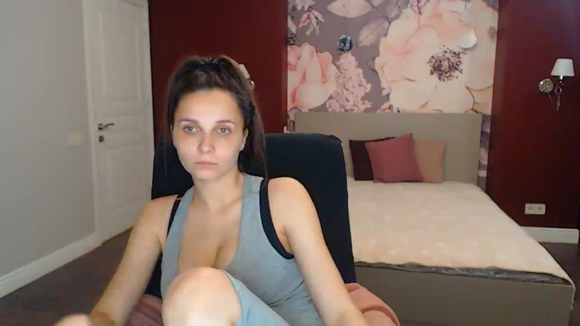 Gallery image thumbnail from Karina_Mils's myfreecams stream on, 05/18/2025, 16:41 image 3 of 20