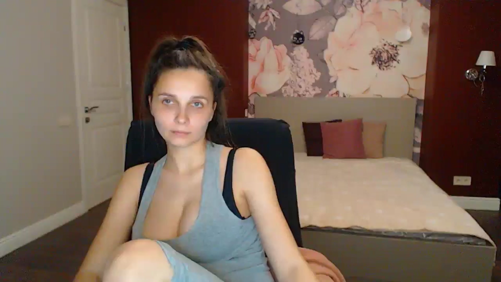 Gallery image thumbnail from Karina_Mils's myfreecams stream on, 05/18/2025, 18:12 image 20 of 20