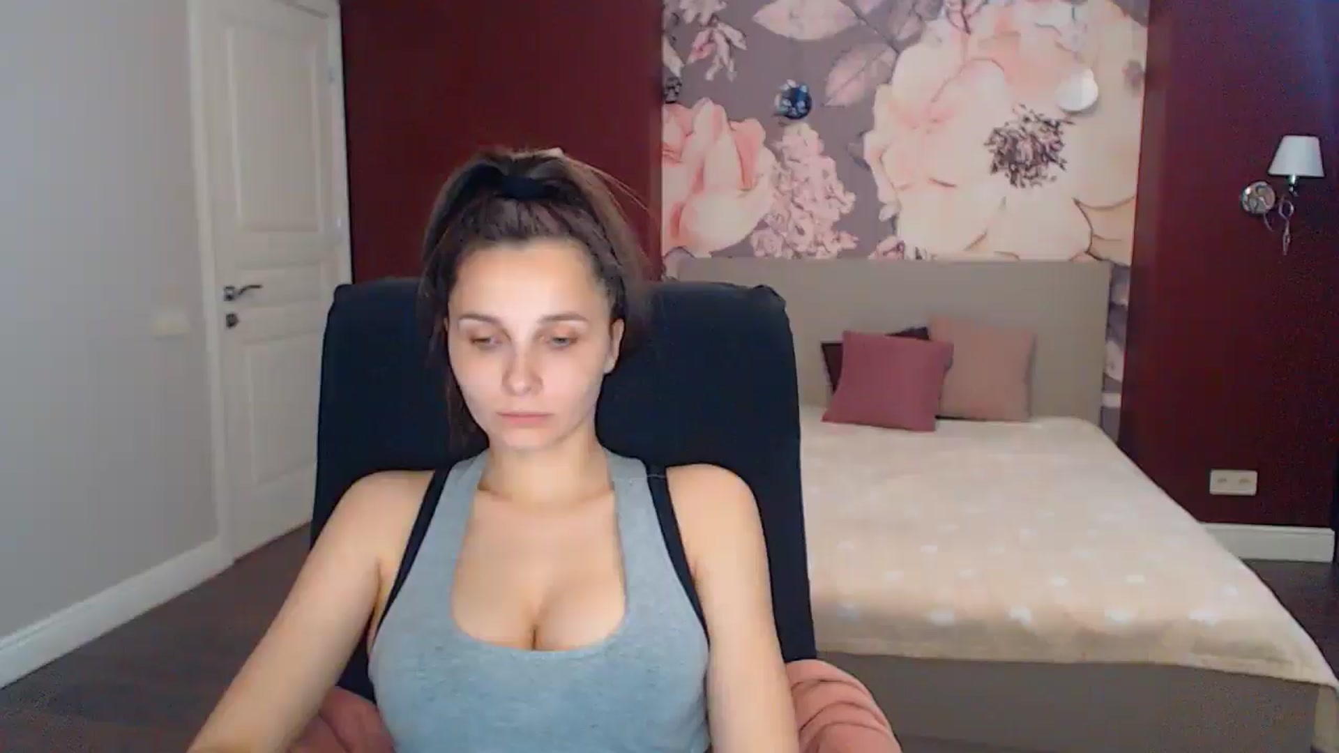 Gallery image thumbnail from Karina_Mils's myfreecams stream on, 05/19/2025, 10:07 image 1 of 20