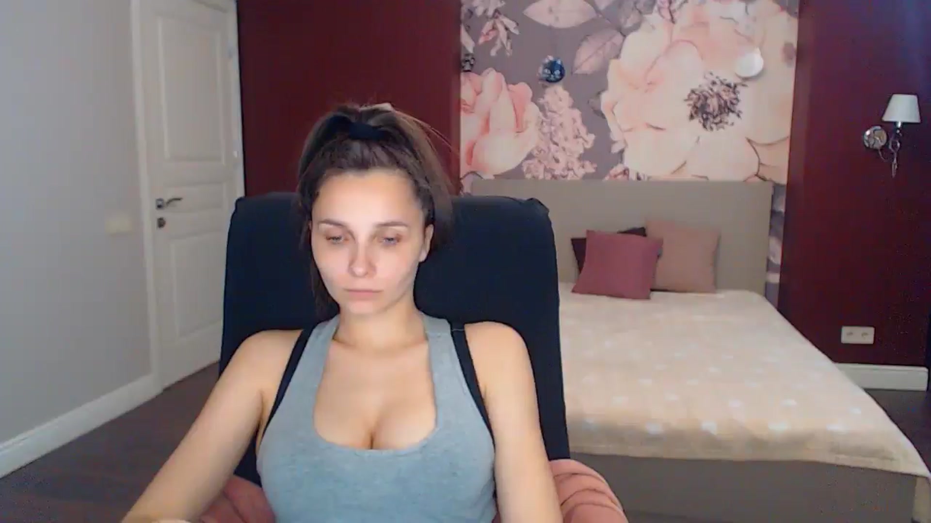 Gallery image thumbnail from Karina_Mils's myfreecams stream on, 05/19/2025, 10:07 image 6 of 20
