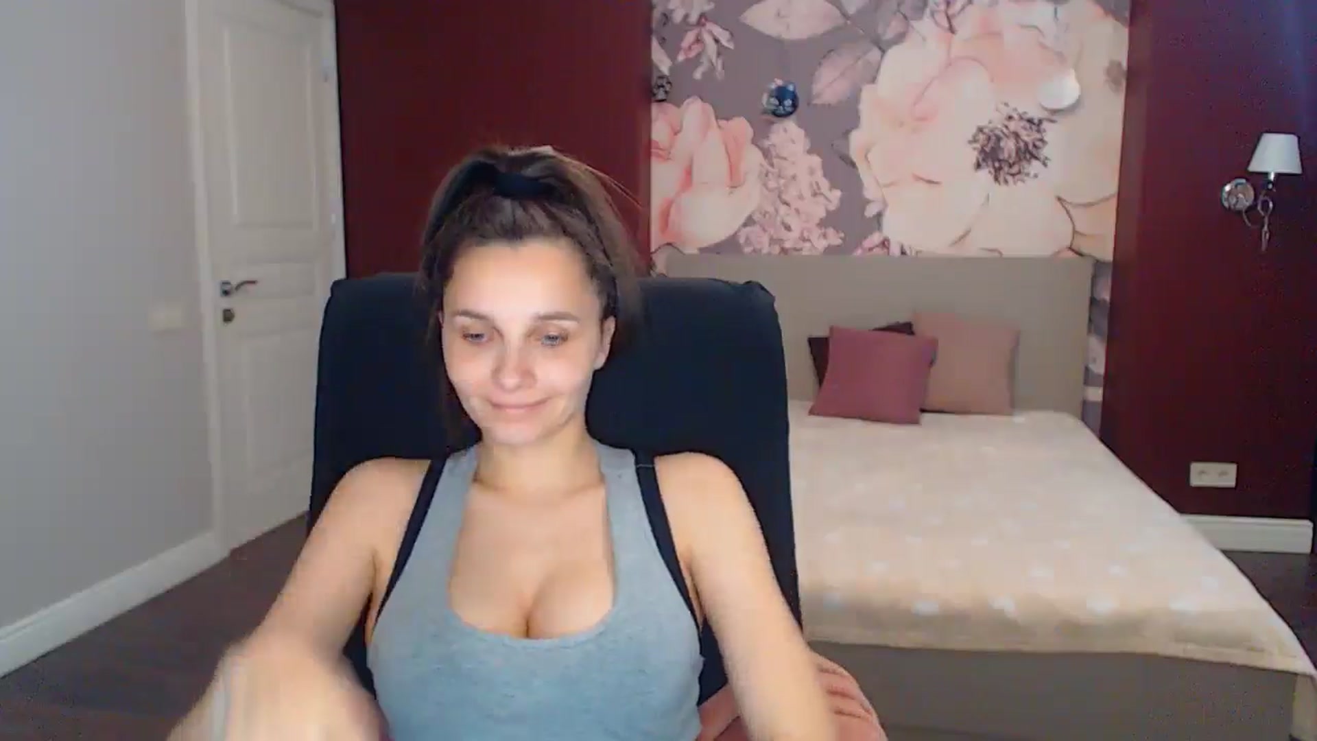 Gallery image thumbnail from Karina_Mils's myfreecams stream on, 05/19/2025, 10:07 image 2 of 20