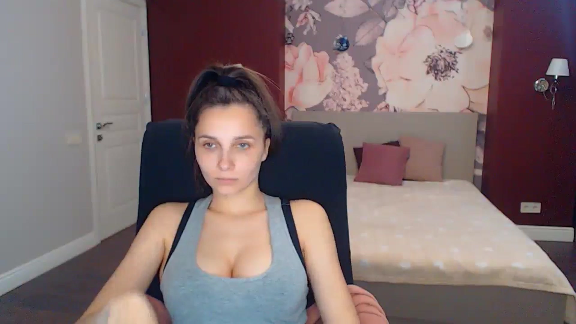 Gallery image thumbnail from Karina_Mils's myfreecams stream on, 05/19/2025, 10:07 image 5 of 20
