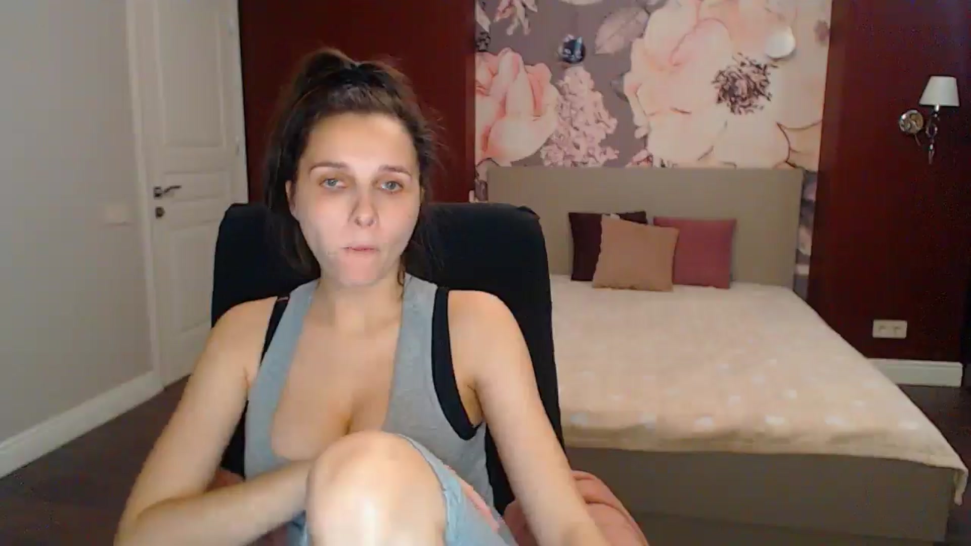 Gallery image thumbnail from Karina_Mils's myfreecams stream on, 05/24/2025, 16:59 image 2 of 20