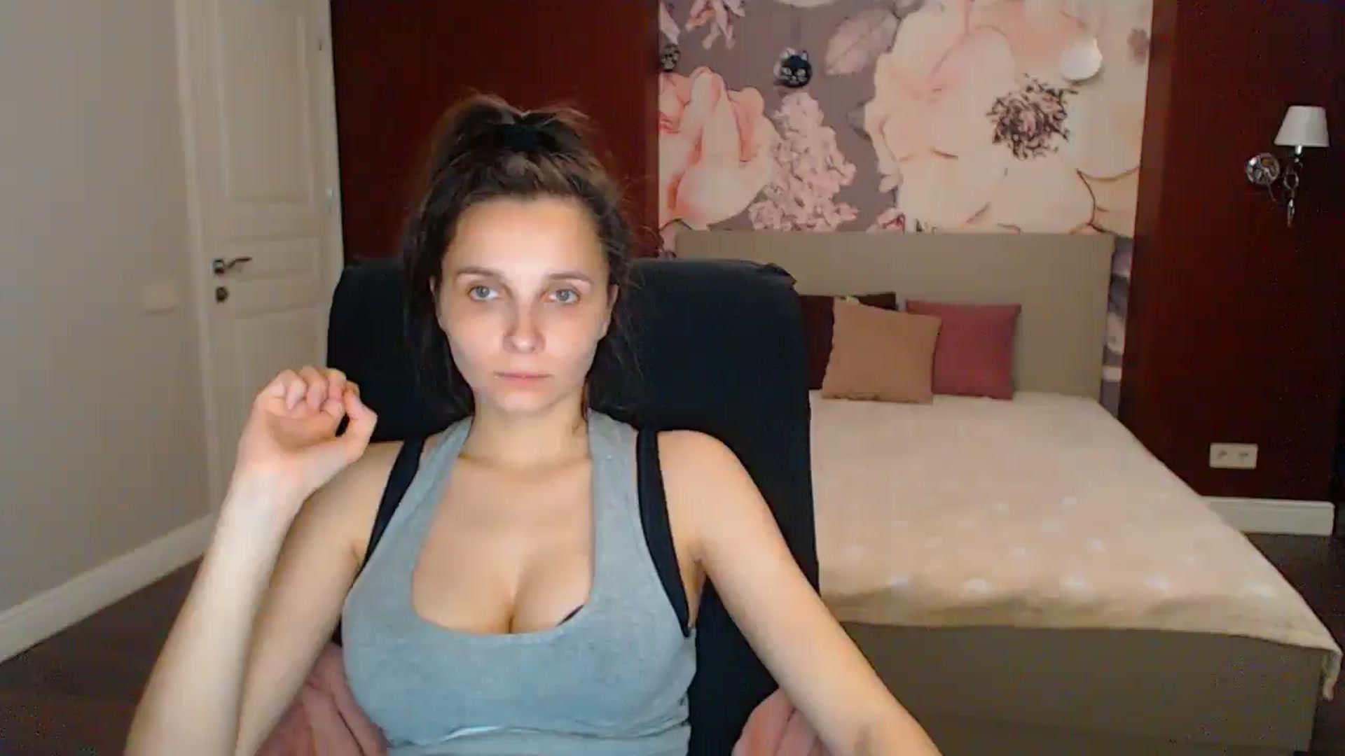Gallery image thumbnail from Karina_Mils's myfreecams stream on, 05/24/2025, 16:59 image 12 of 20