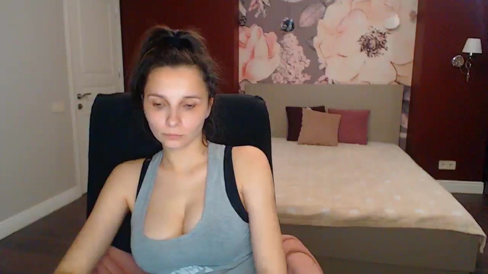 Gallery image thumbnail from Karina_Mils's myfreecams stream on, 05/24/2025, 16:59 image 3 of 20