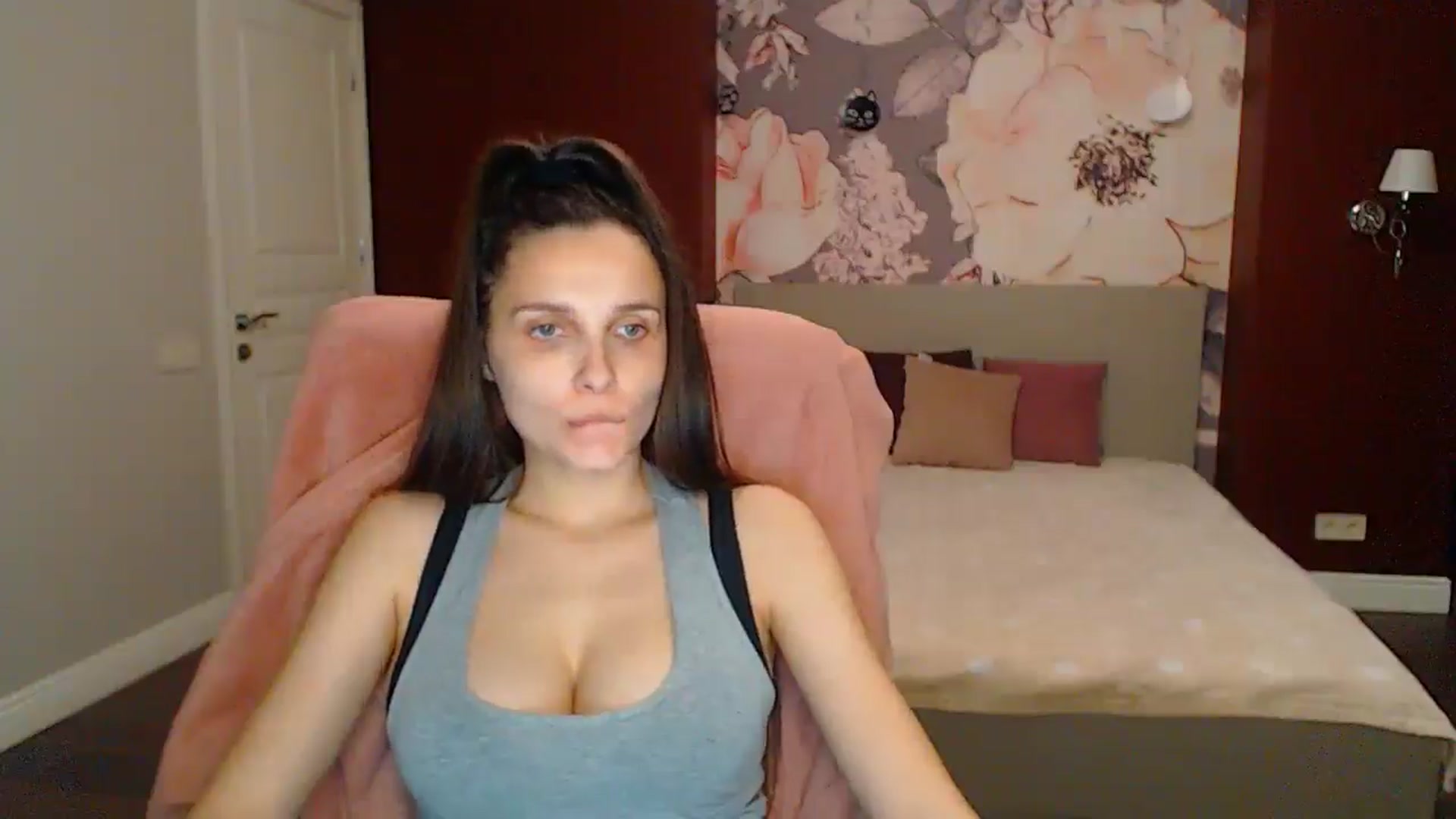 Gallery image thumbnail from Karina_Mils's myfreecams stream on, 05/24/2025, 18:18 image 10 of 20