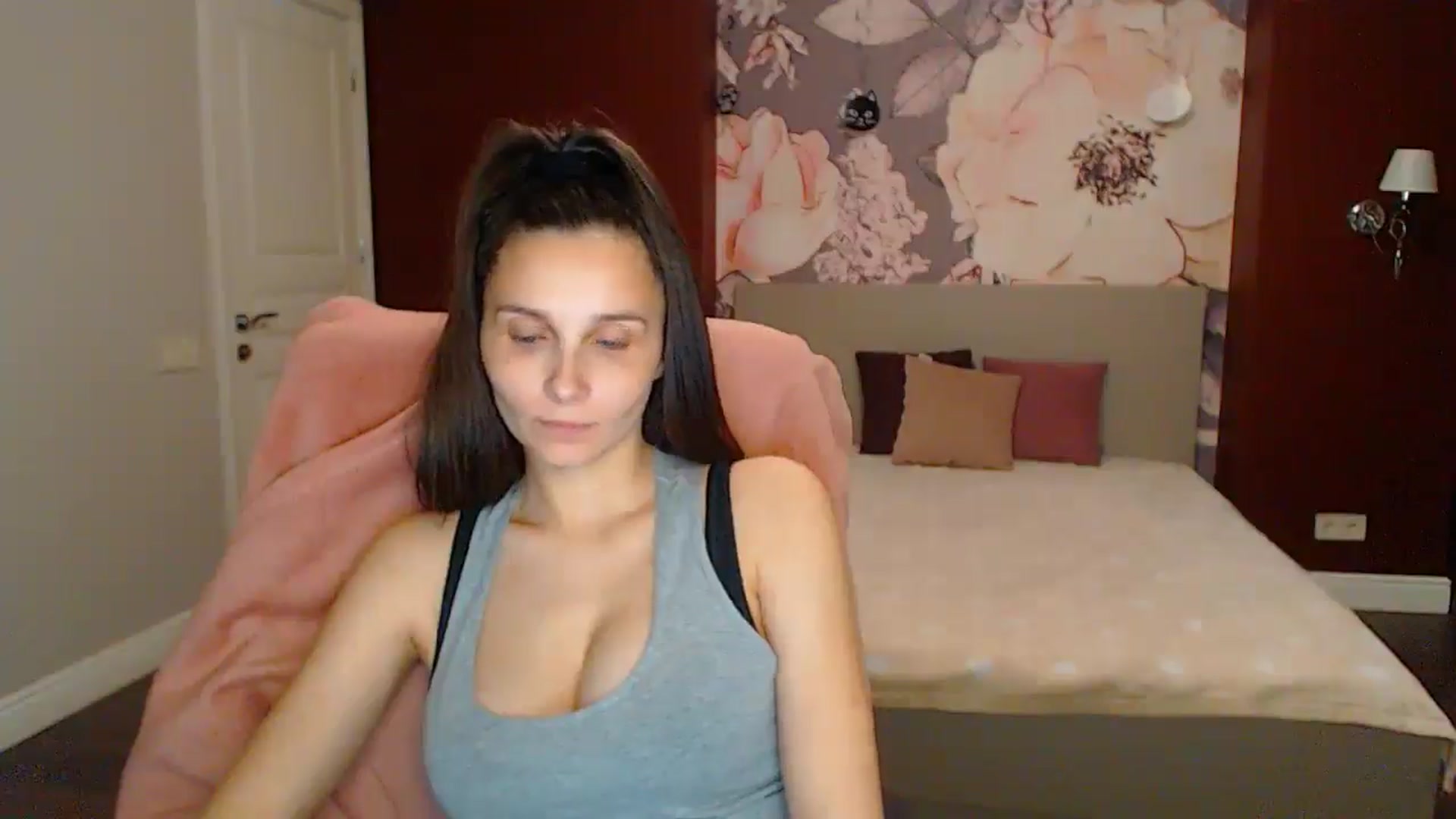 Gallery image thumbnail from Karina_Mils's myfreecams stream on, 05/24/2025, 18:18 image 3 of 20