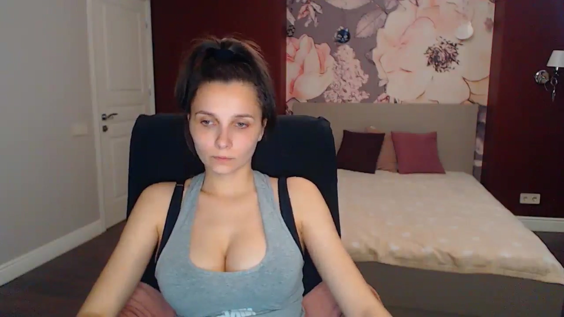 Gallery image thumbnail from Karina_Mils's myfreecams stream on, 05/25/2025, 16:02 image 2 of 20